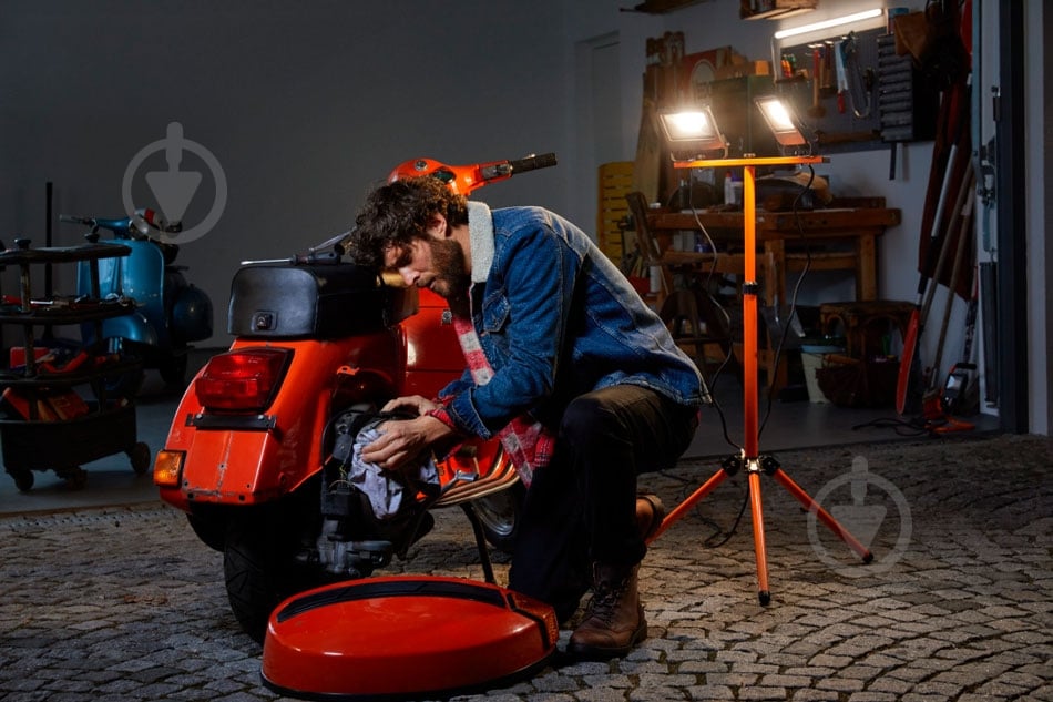 Прожектор Ledvance Worklight Tripod LED 40 Вт IP65 чорний/помаранчевий - фото 2