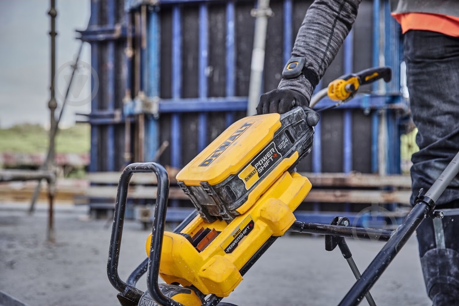 Виброрейка DeWalt DCPS330N аккумуляторная POWERSHIFT - фото 11