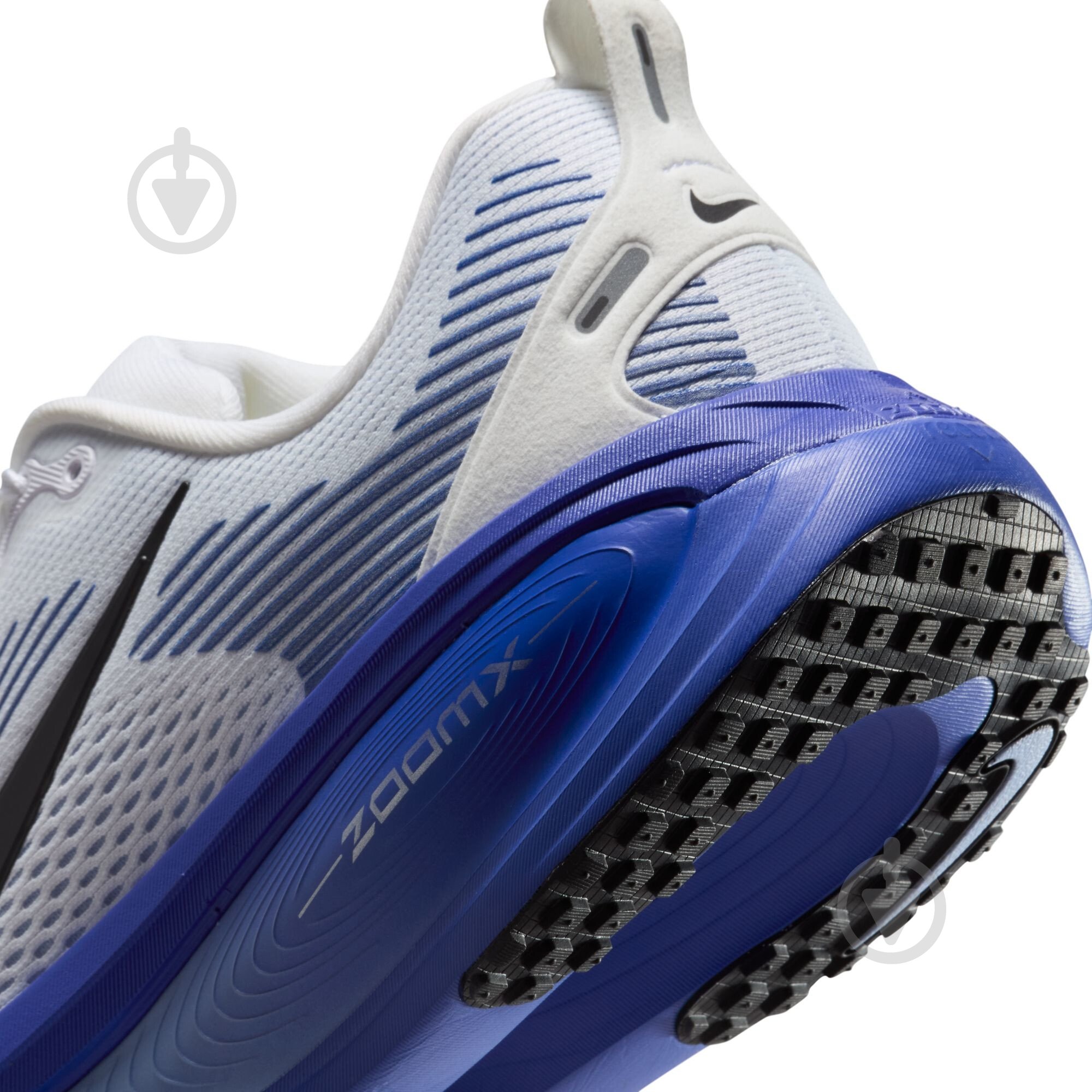 Кроссовки Nike Vomero 18 HM6803-104 р.44,5 - фото 14 Кроссовки Nike Vomero 18 HM6803-104 р.44,5 - фото 14