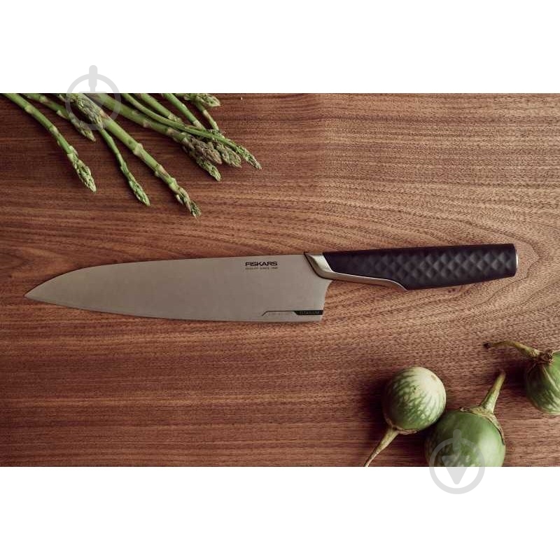 Ніж шеф-кухаря Fiskars Titanium 20 cм 1027294 - фото 2 Ніж шеф-кухаря Fiskars Titanium 20 cм 1027294 - фото 2