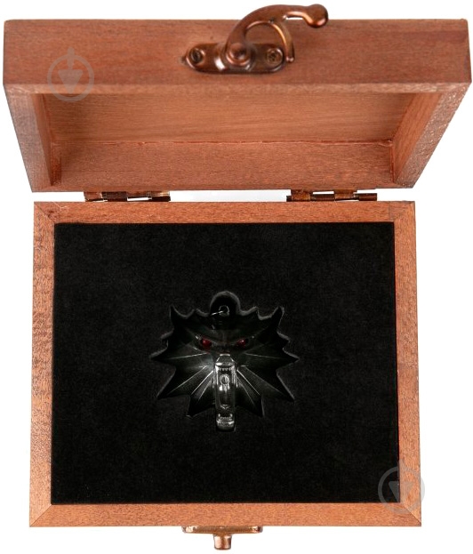Значок JINX Witcher 3 LED Eyes Medallion (85527) - фото 2 Значок JINX Witcher 3 LED Eyes Medallion (85527) - фото 2