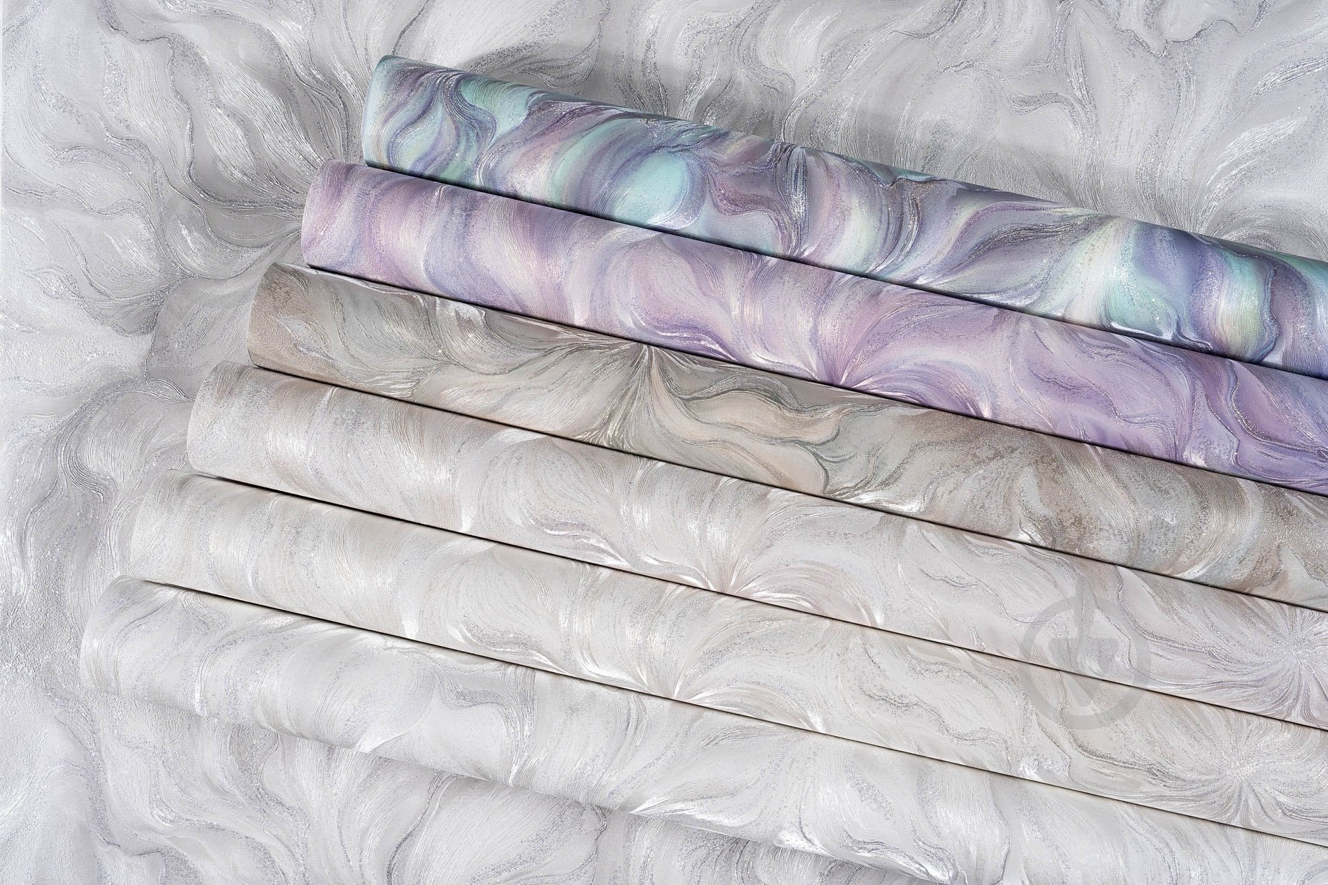 Шпалери вінілові гарячого тиснення Слов'янські шпалери Le Grand platinum Лісса 1618-02 1,06x10,05 м - фото 2 Шпалери вінілові гарячого тиснення Слов'янські шпалери Le Grand platinum Лісса 1618-02 1,06x10,05 м - фото 2