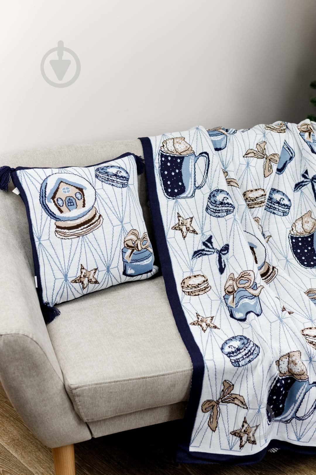 Подушка декоративная Новогодний Макаронс 45x45 см серый La Nuit - фото 3 Подушка декоративная Новогодний Макаронс 45x45 см серый La Nuit - фото 3