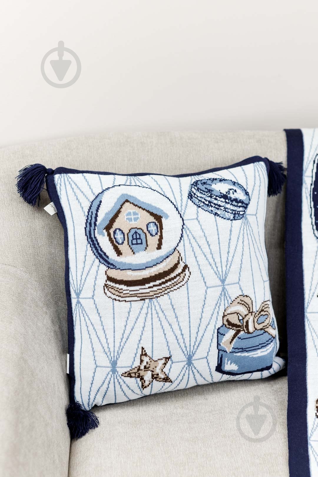 Подушка декоративная Новогодний Макаронс 45x45 см серый La Nuit - фото 2 Подушка декоративная Новогодний Макаронс 45x45 см серый La Nuit - фото 2