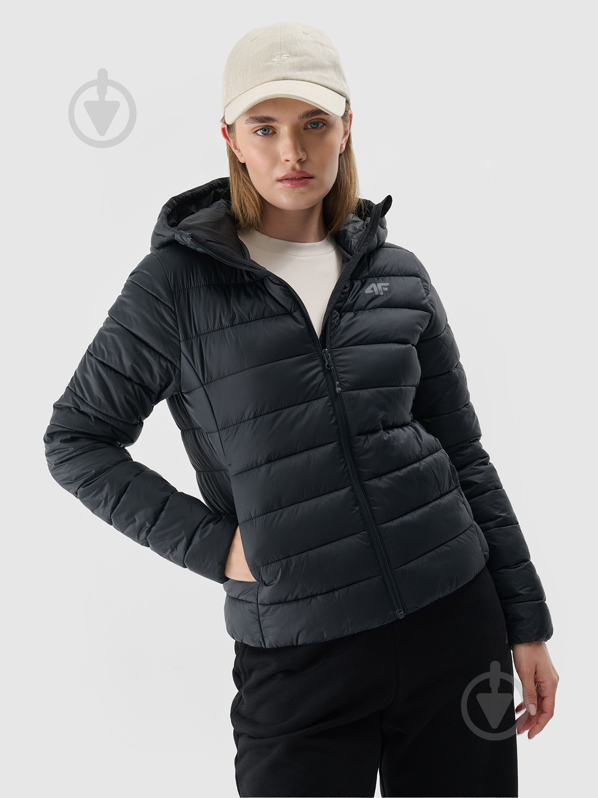 Куртка жіноча демісезонна 4F DOWN JACKET F468 4FWAW24TDJAF468-20S р.L чорна - фото 1