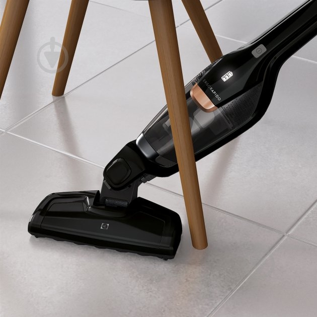 Пылесос аккумуляторный Electrolux EERC73EB black - фото 4 Пылесос аккумуляторный Electrolux EERC73EB black - фото 4