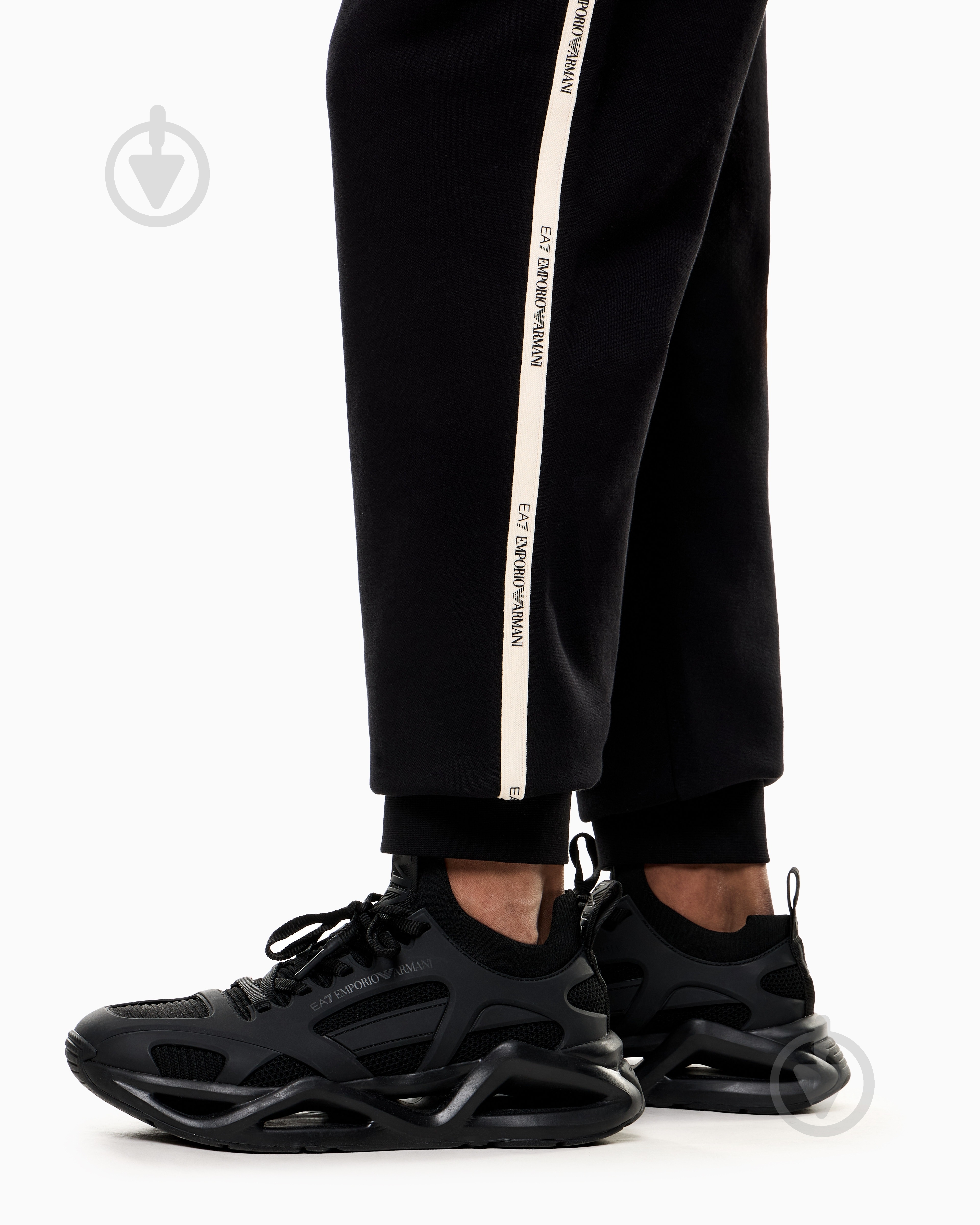 Штани EA7 LOGO SERIES M TAPE PANTS CH BR 7M000974-AF10377-UC001 р. S чорний - фото 3 Штани EA7 LOGO SERIES M TAPE PANTS CH BR 7M000974-AF10377-UC001 р. S чорний - фото 3