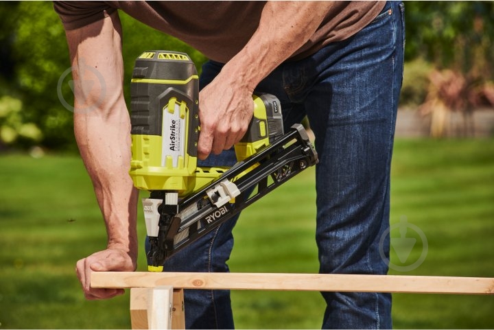 Степлер аккумуляторный RYOBI ONE+ R15GN18-0 - фото 3 Степлер аккумуляторный RYOBI ONE+ R15GN18-0 - фото 3