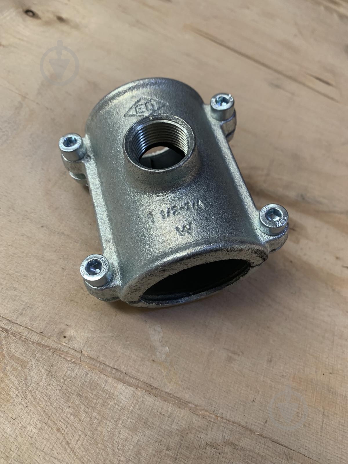 Хомут-врезка Atusa оцинкованный (белый чугун) O1 1/2 х 3/4 - фото 5 Хомут-врезка Atusa оцинкованный (белый чугун) O1 1/2 х 3/4 - фото 5