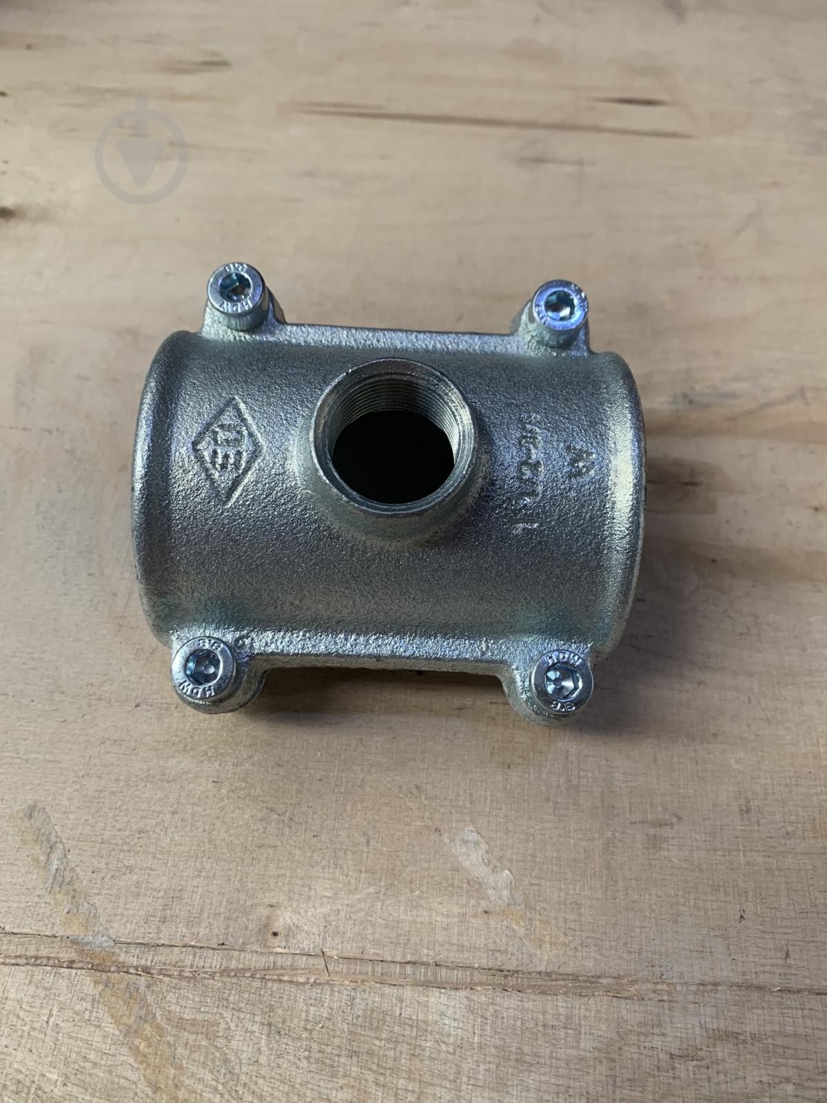 Хомут-врезка Atusa оцинкованный (белый чугун) O1 1/2 х 3/4 - фото 6 Хомут-врезка Atusa оцинкованный (белый чугун) O1 1/2 х 3/4 - фото 6