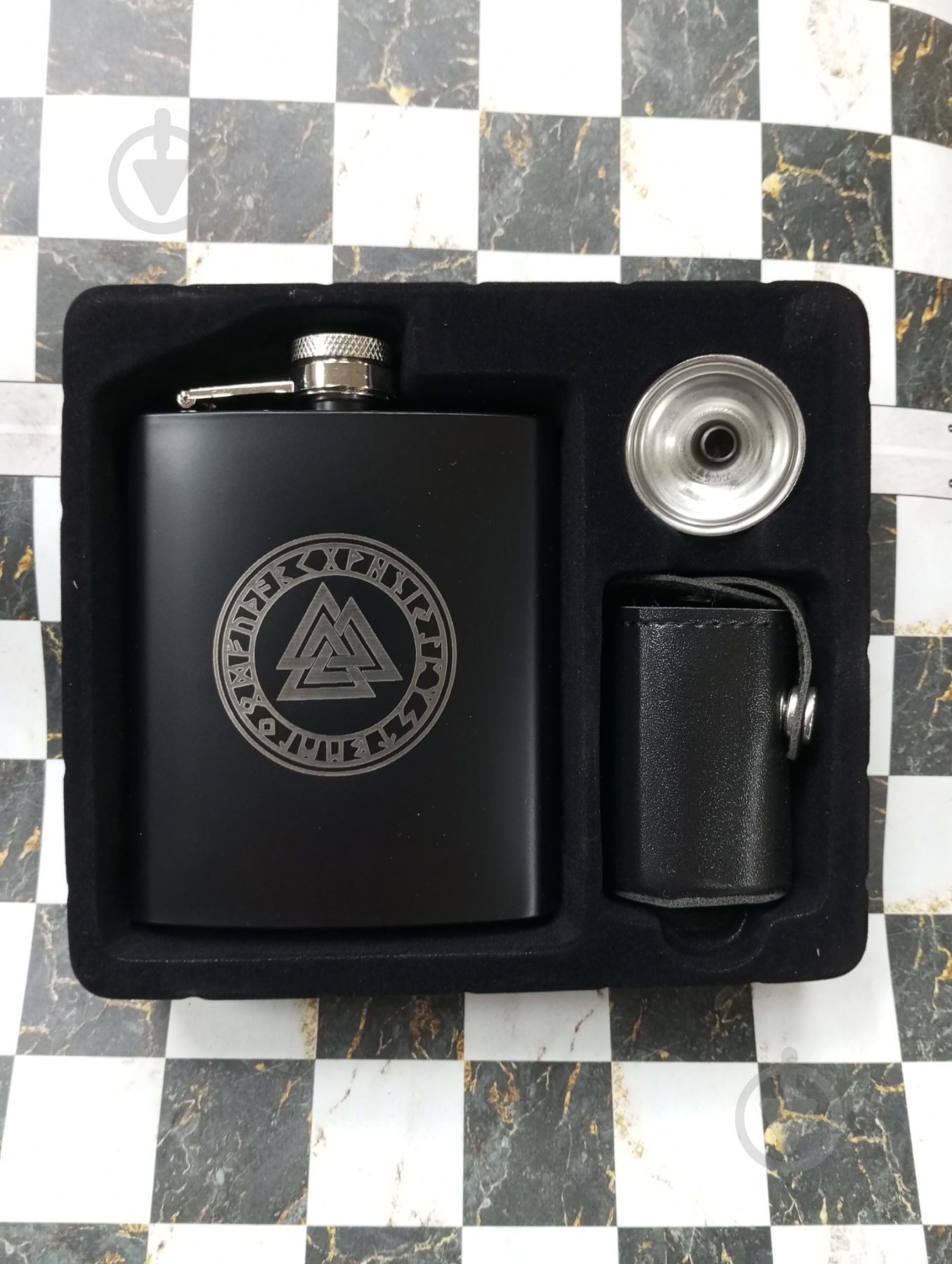 Набор 4PROFI Валькнут в круге рун 7oz 200 мл - фото 1 Набор 4PROFI Валькнут в круге рун 7oz 200 мл - фото 1