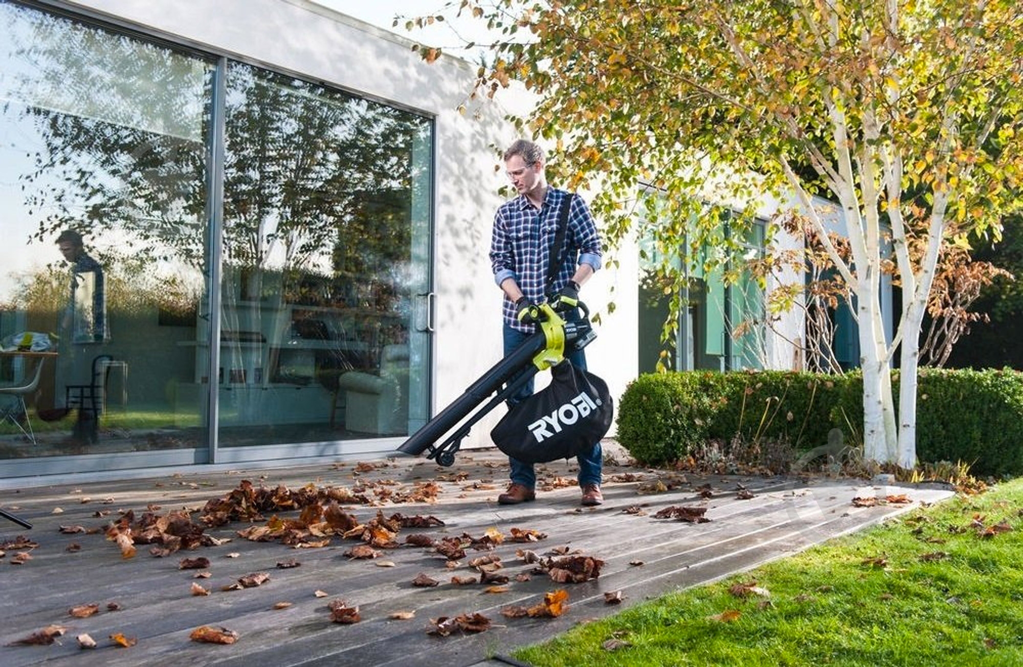 Повітродув RYOBI ONE+ акумуляторний OBV1850 - фото 4 Повітродув RYOBI ONE+ акумуляторний OBV1850 - фото 4