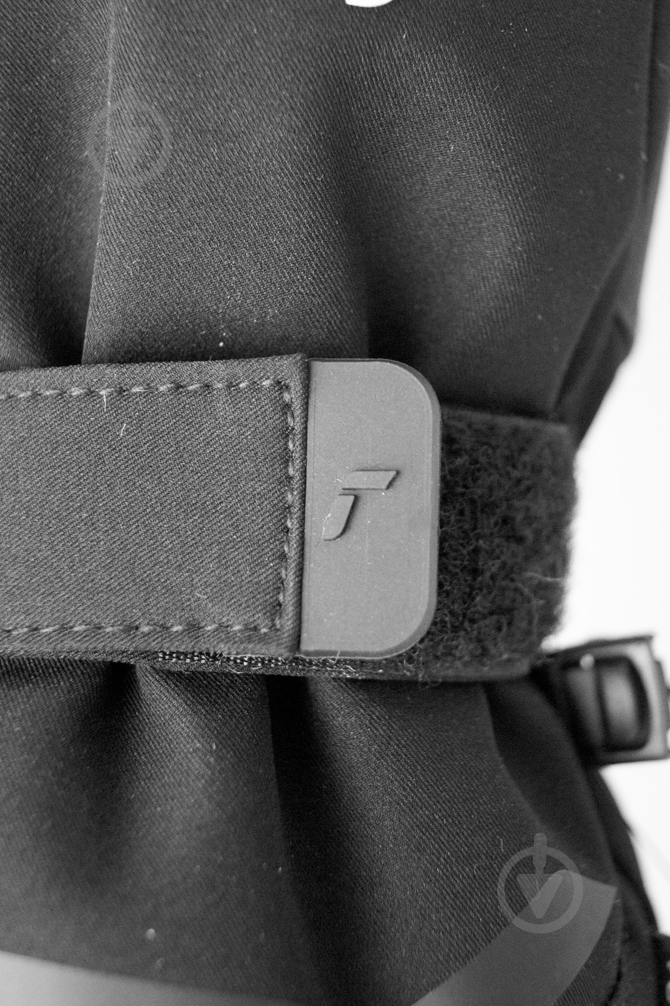 Варежки Reusch REUSCH PRIMUS R-TEX® XT MITTEN 6201524-7701 р.8,5 черный - фото 2