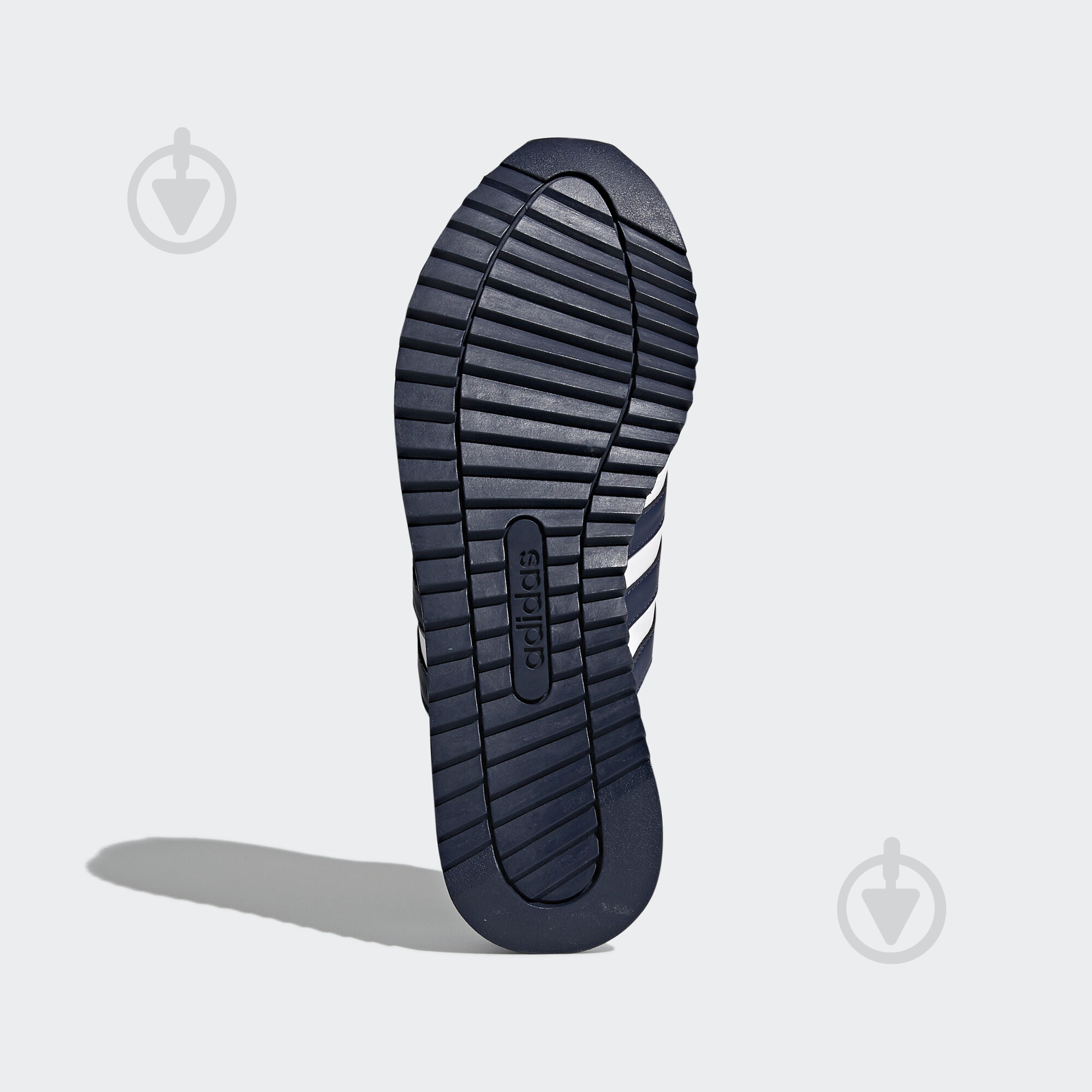 Кросівки чоловічі зимові Adidas JOGGER CL AW4074 р.43 1/3 білі - фото 3