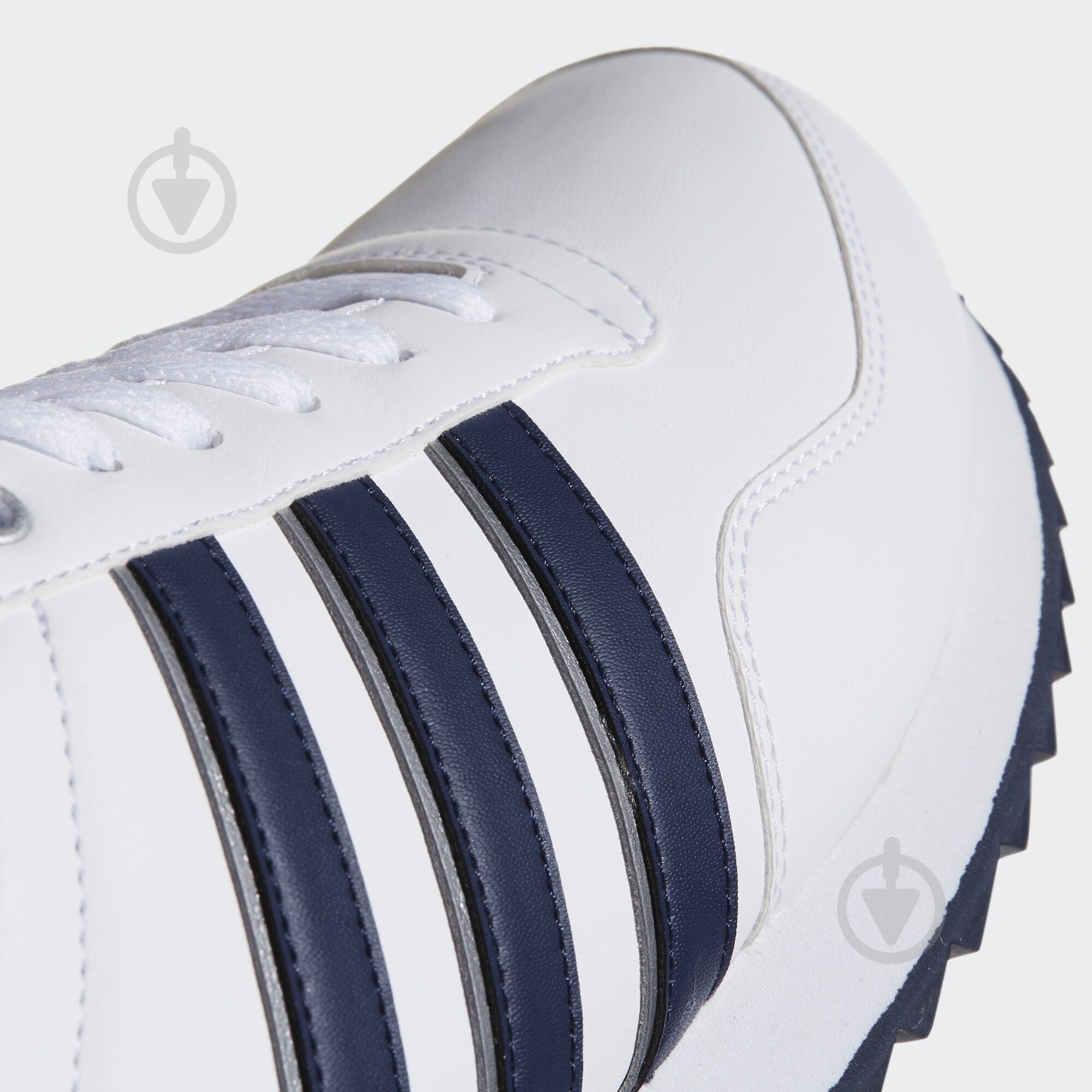 Кросівки чоловічі зимові Adidas JOGGER CL AW4074 р.43 1/3 білі - фото 9