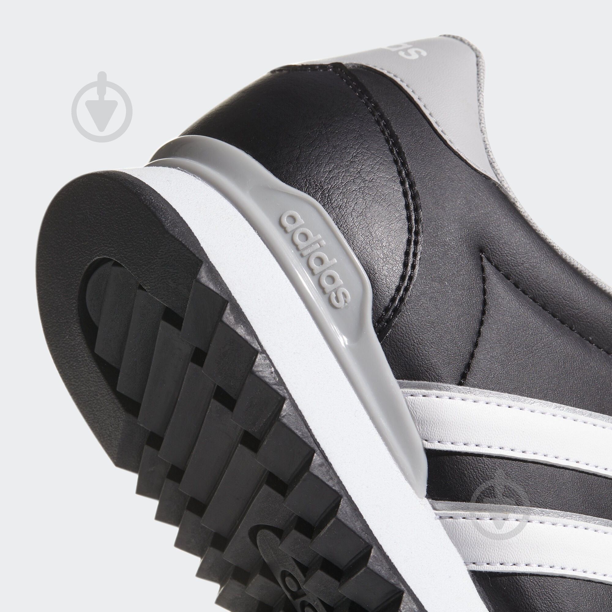 Кроссовки мужские зимние Adidas JOGGER CL BB9682 р.44 черные - фото 8