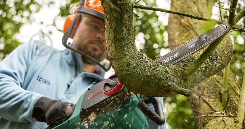 Аккумуляторная пила цепная Bosch UniversalChain 35 (06008B8303) UniversalChain 35 - фото 10 Аккумуляторная пила цепная Bosch UniversalChain 35 (06008B8303) UniversalChain 35 - фото 10