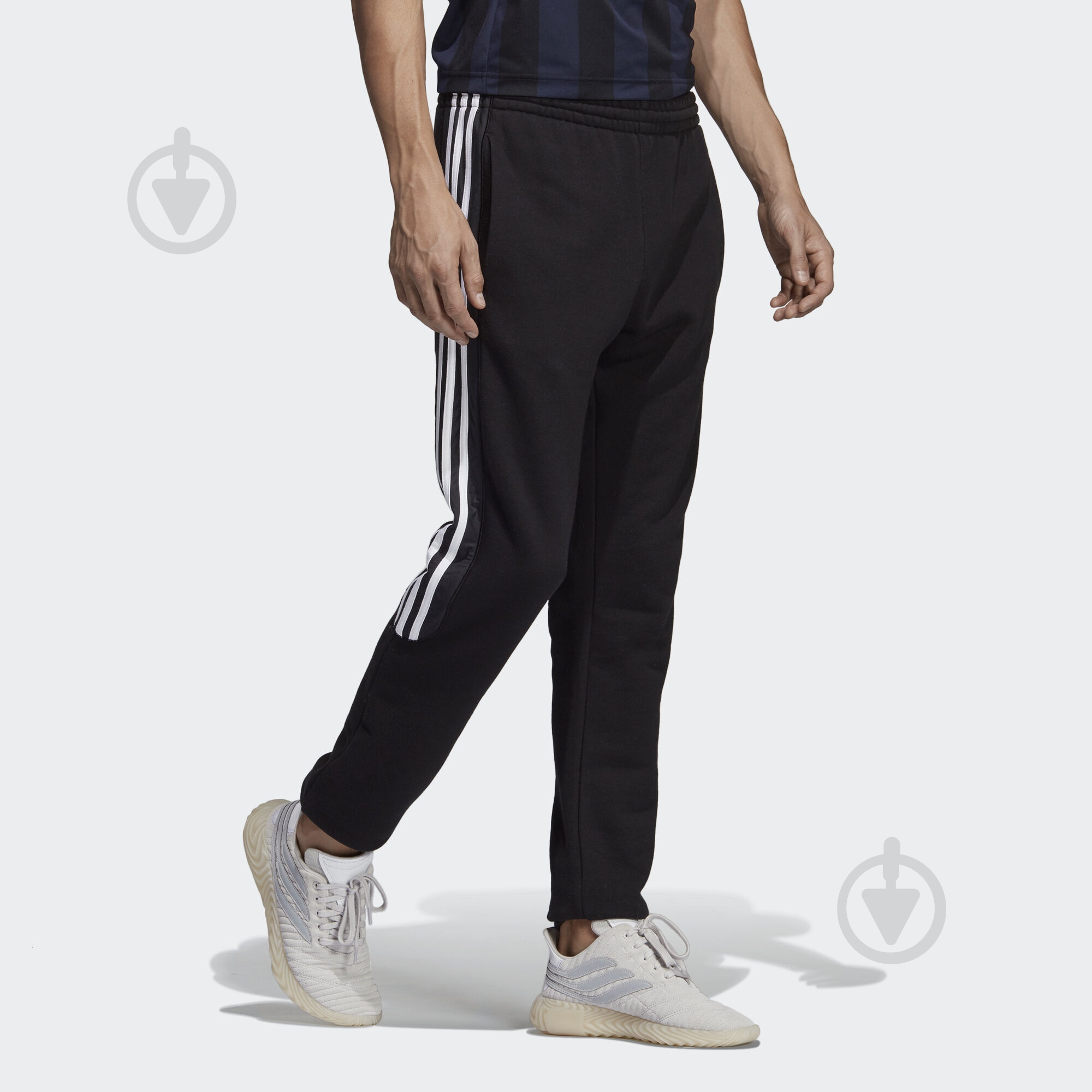 Штани Adidas RADKIN SP DU8137 р. M чорний - фото 4