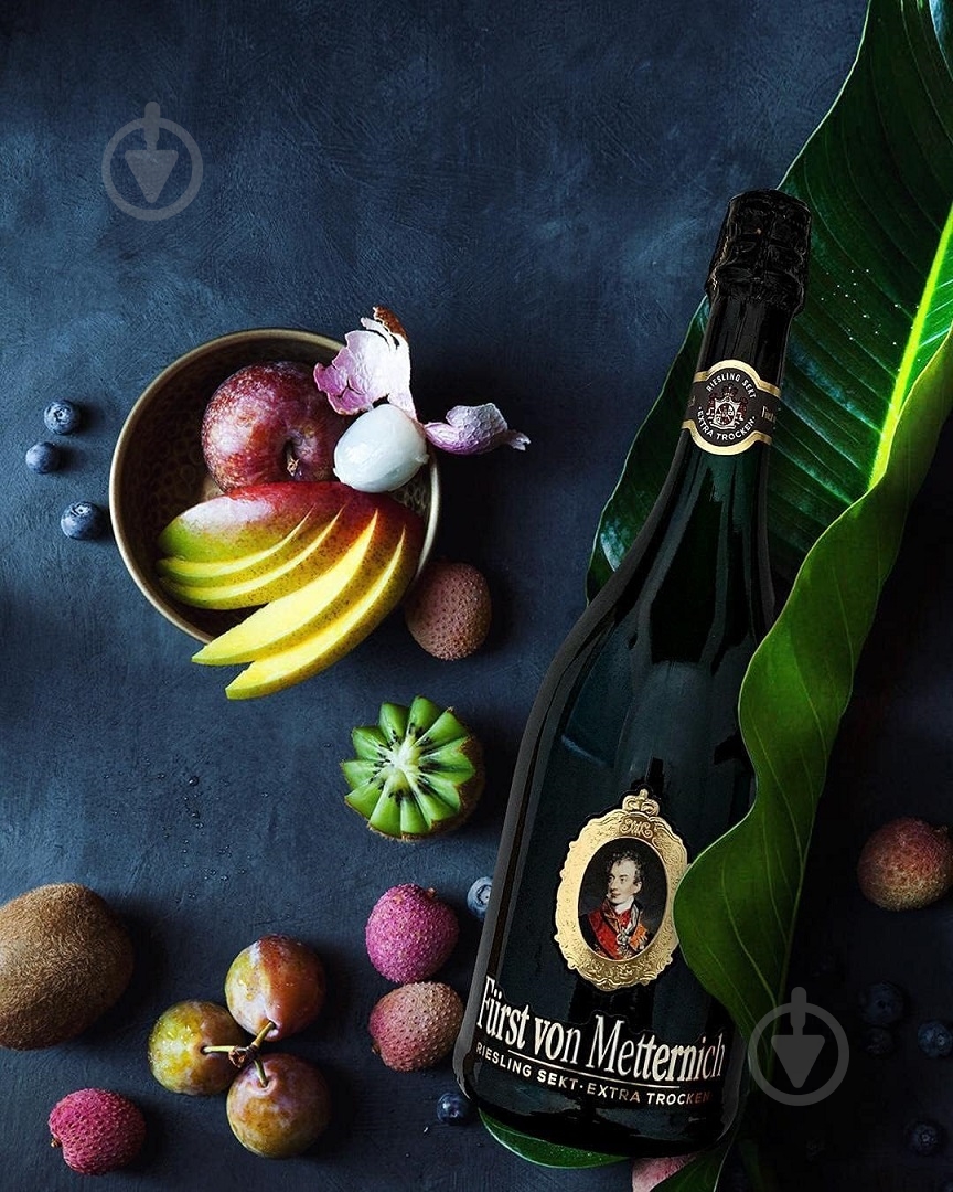 Вино игристое Furst von Metternich Riesling белое сухое 0,75 л - фото 4 Вино игристое Furst von Metternich Riesling белое сухое 0,75 л - фото 4