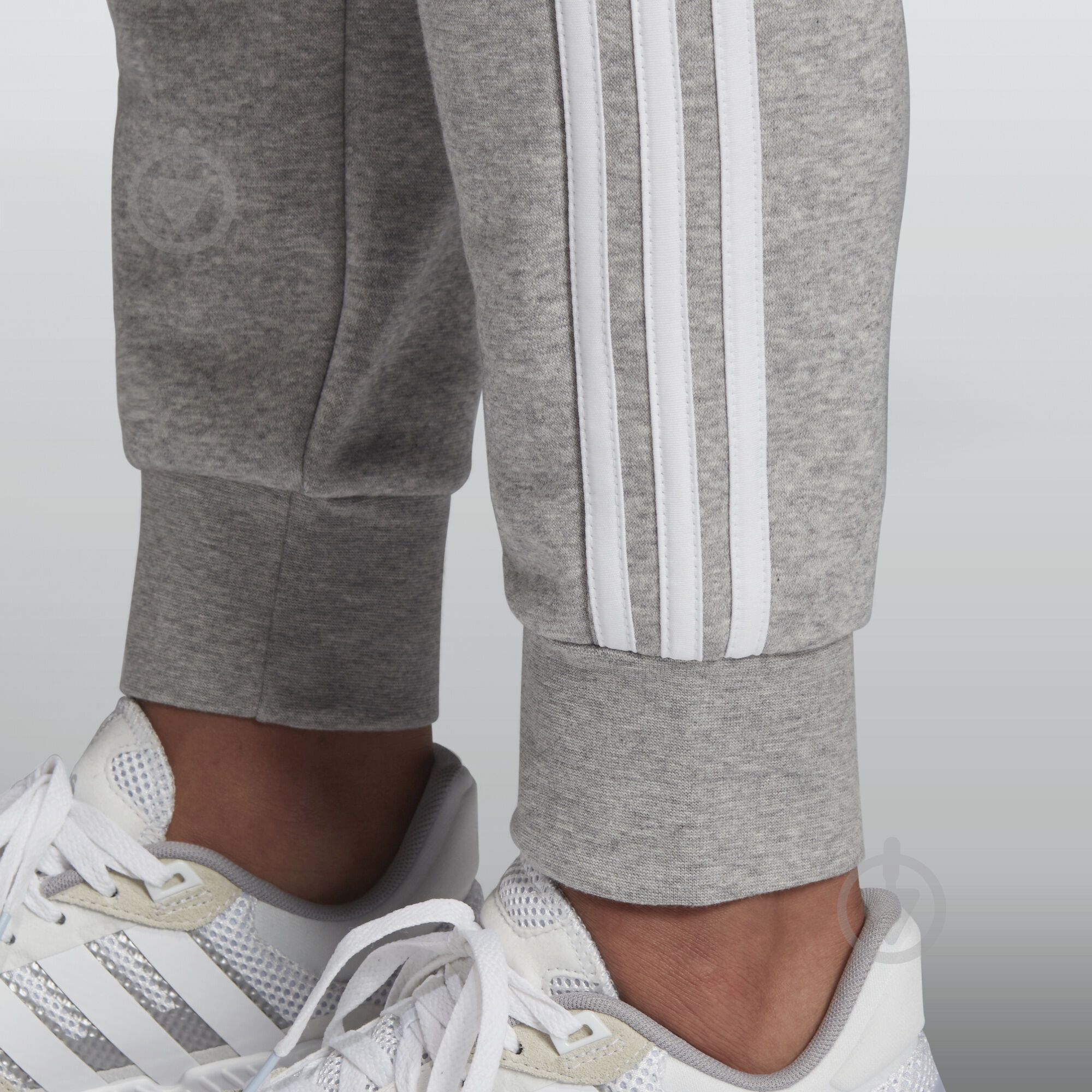 Брюки Adidas W E 3S PANT FL EI0710 р. M серый - фото 6 Брюки Adidas W E 3S PANT FL EI0710 р. M серый - фото 6