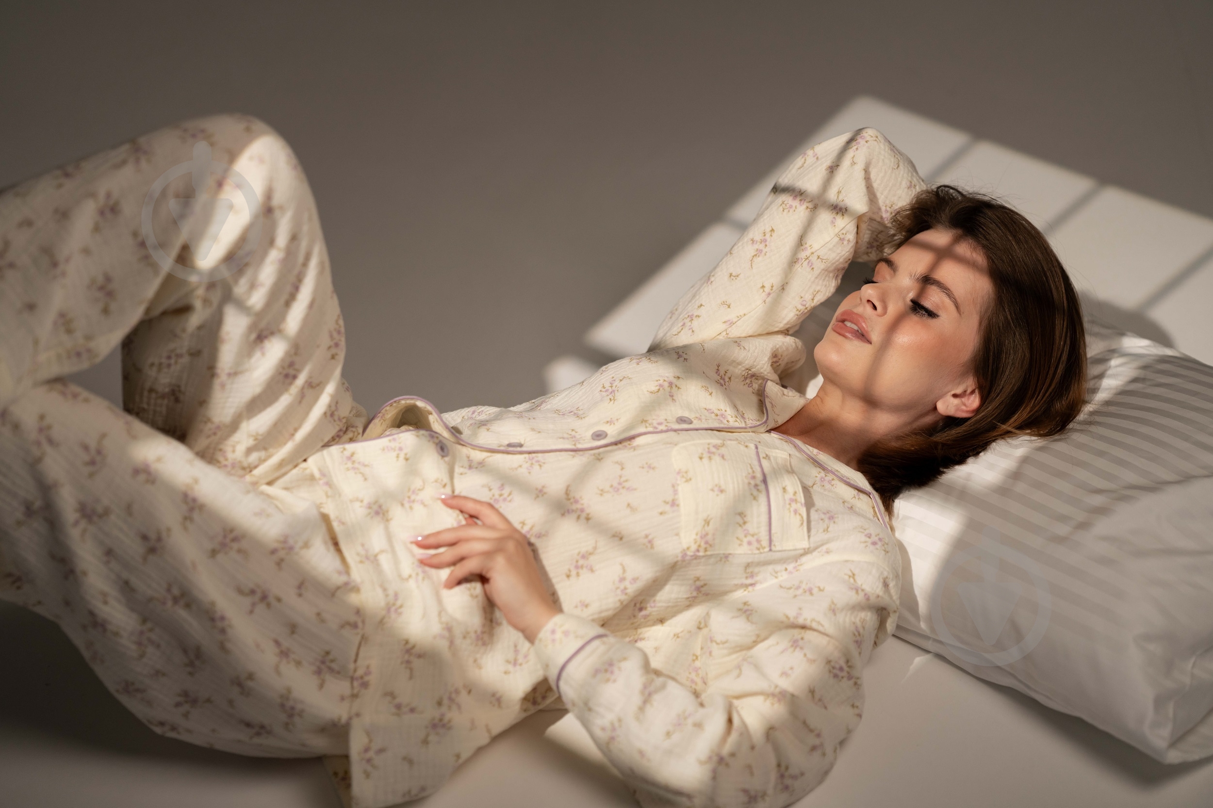 Піжама жіноча German Volf принт фіолетові квіти р. XL молочний (25133) - фото 3 Піжама жіноча German Volf принт фіолетові квіти р. XL молочний (25133) - фото 3