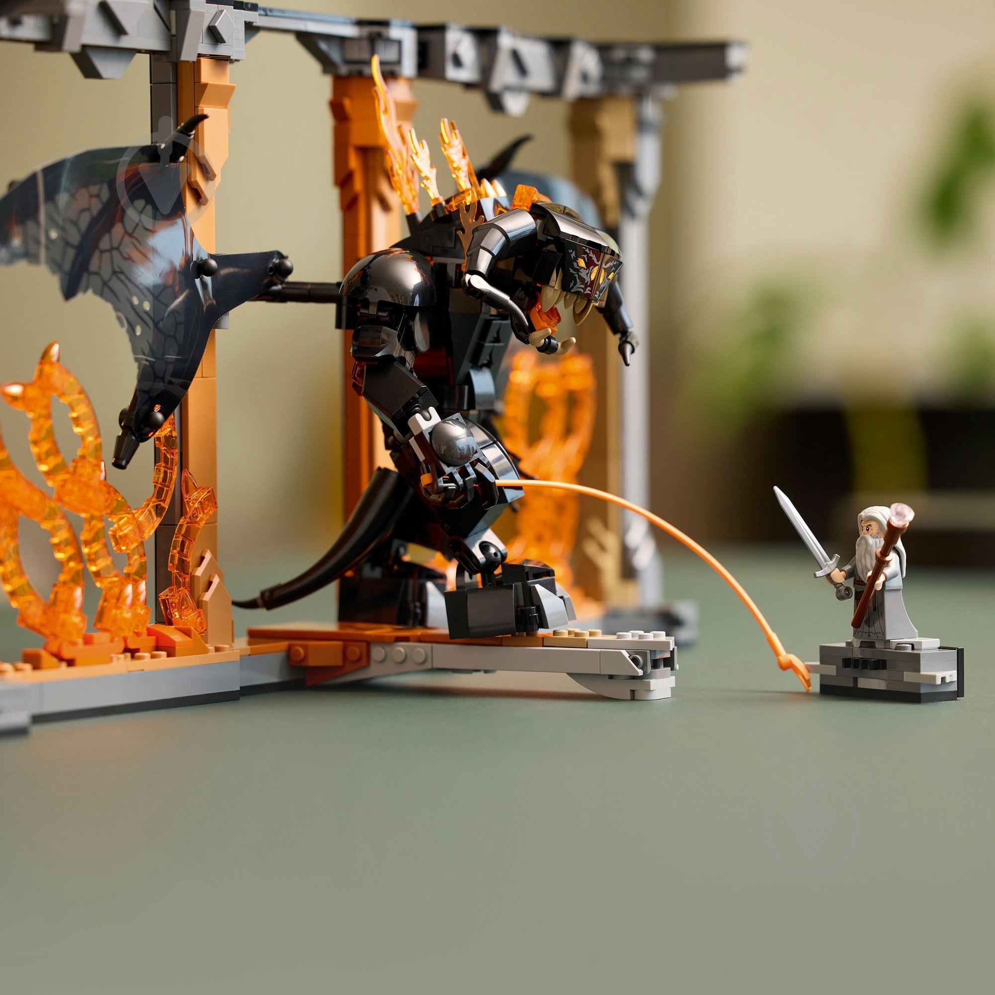 Конструктор LEGO Icons Володар перснів: Балроґ. Книжковий куточок 10367 - фото 8 Конструктор LEGO Icons Володар перснів: Балроґ. Книжковий куточок 10367 - фото 8