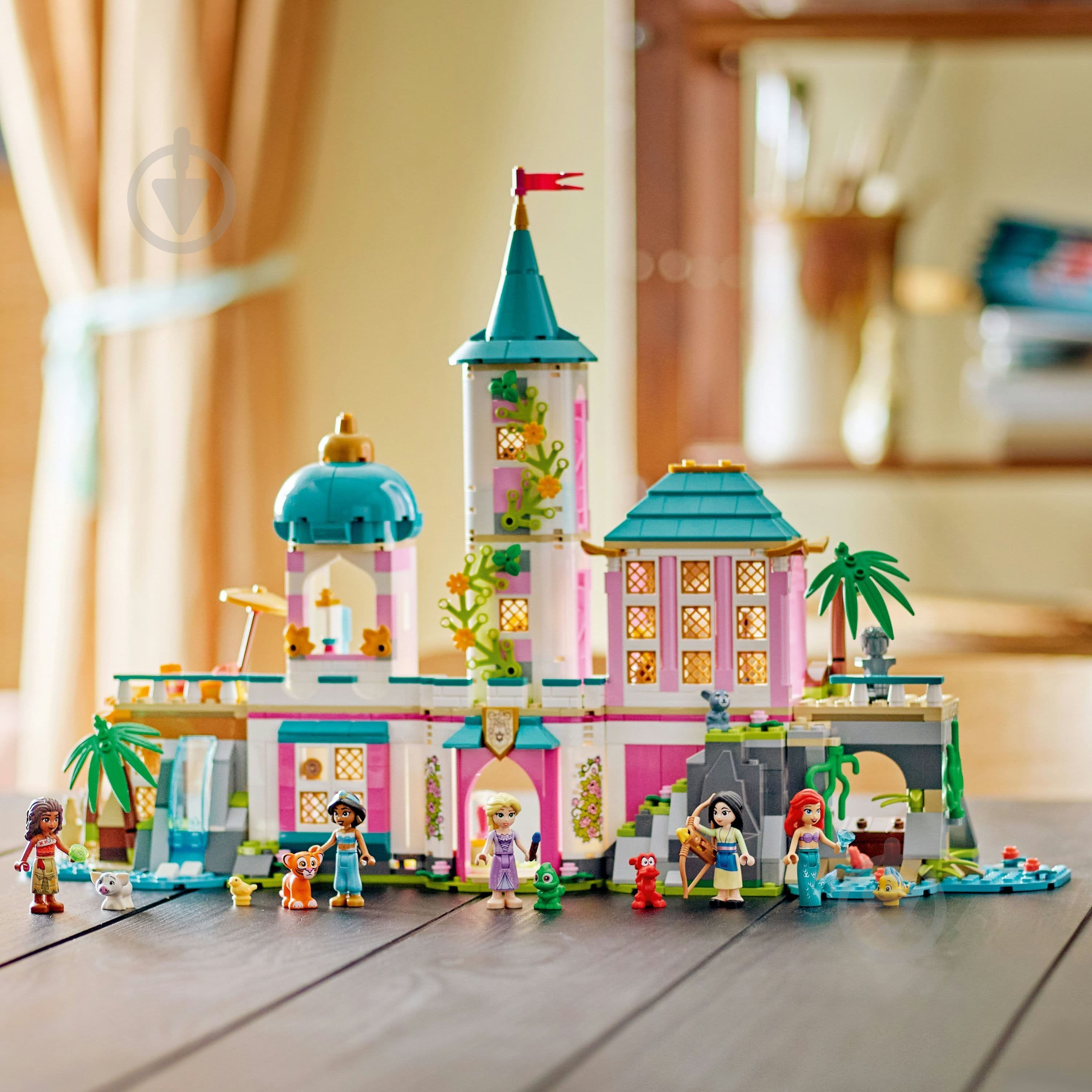 Конструктор LEGO Disney Princess Замок принцеси та королівські улюбленці 43267 - фото 6