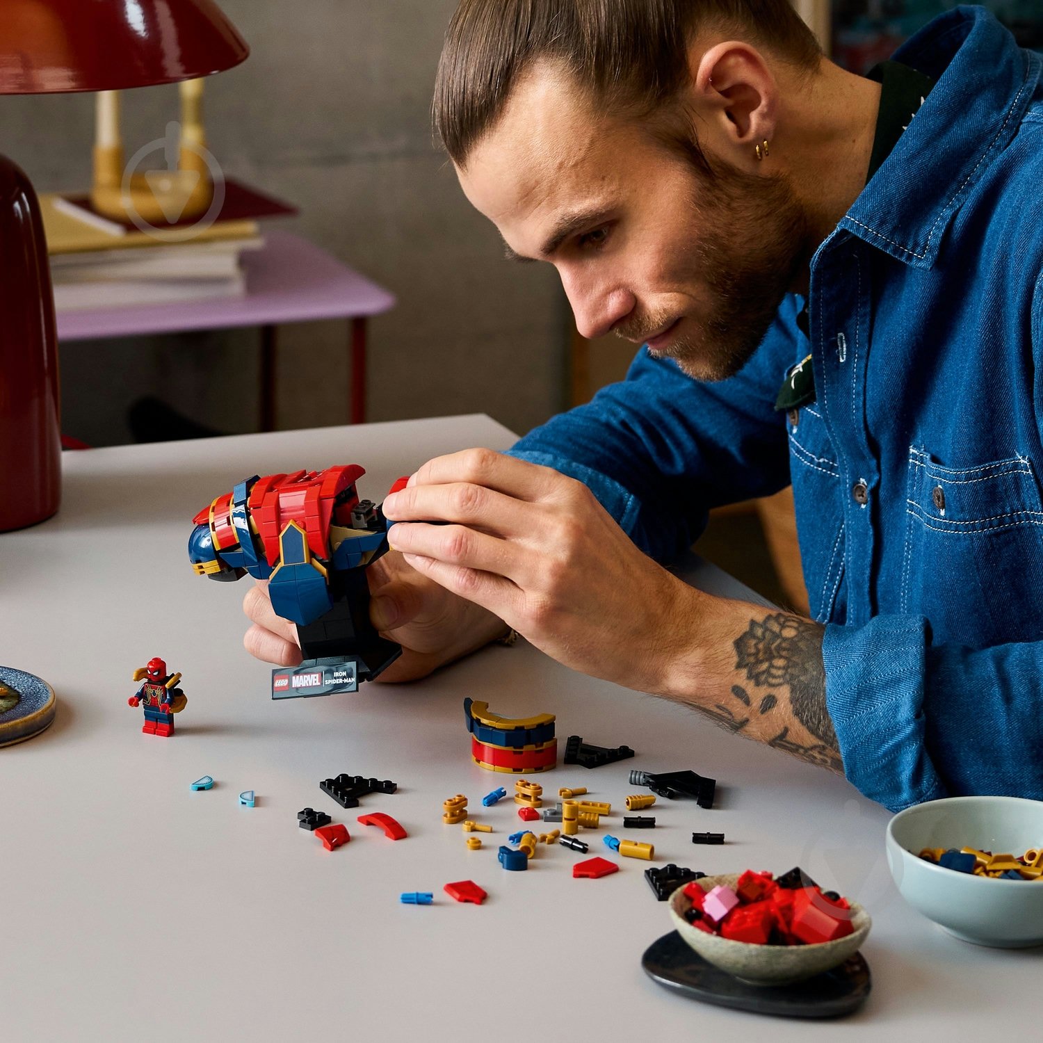 Конструктор LEGO Super Heroes Marvel Погруддя Залізної Людини-Павука 76326 - фото 5