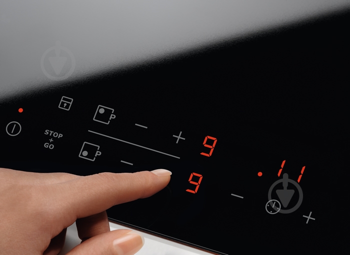 Варочная поверхность электрическая Electrolux CPE6433KF - фото 2