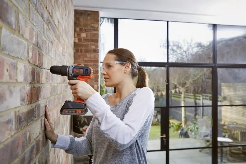 Шуруповерт ударный аккумуляторный Black+Decker BCD003C1 - фото 13 Шуруповерт ударный аккумуляторный Black+Decker BCD003C1 - фото 13