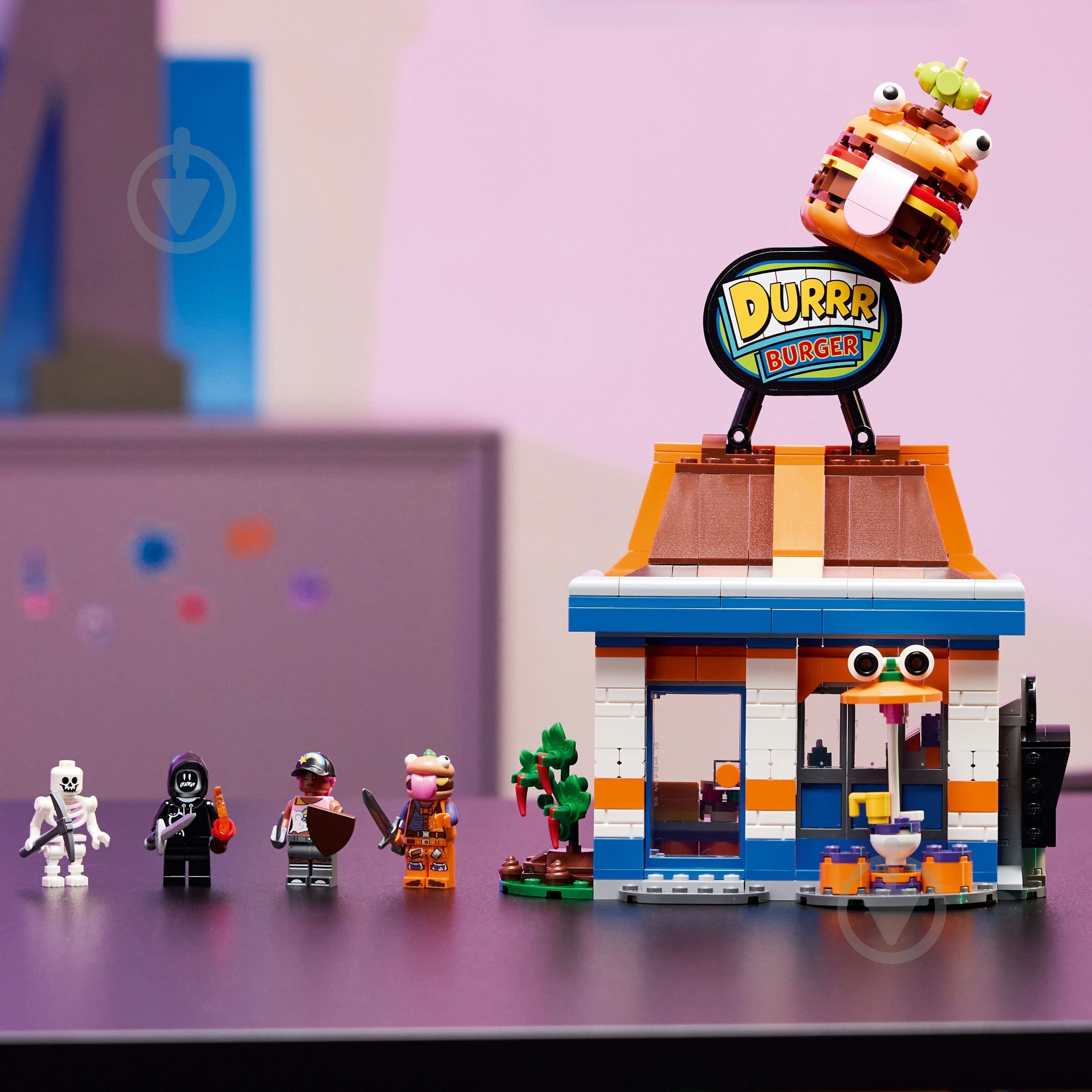 Конструктор LEGO Fortnite Durrr Burger ресторан 77076 - фото 6