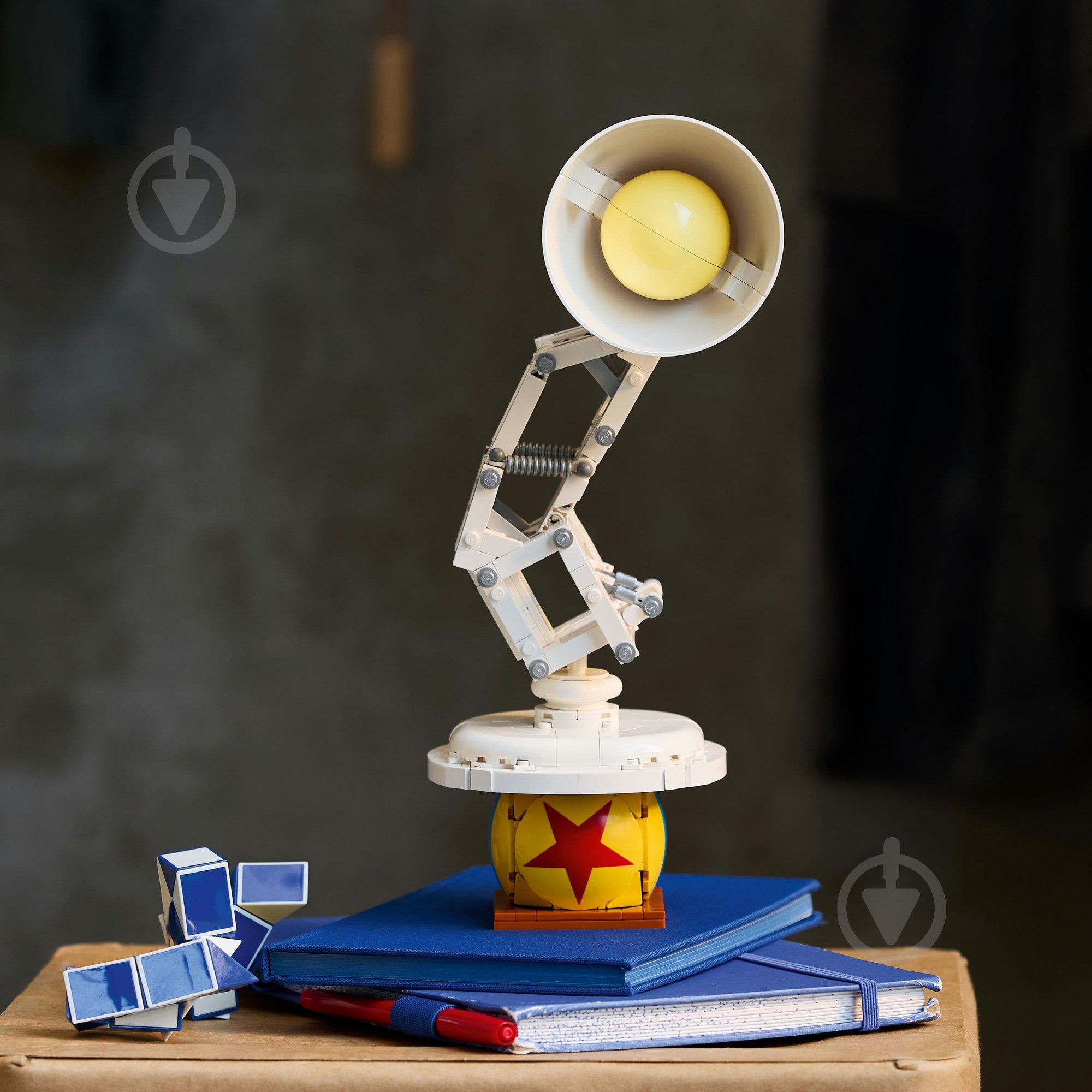 Конструктор LEGO Ideas Luxo Jr. 21357 - фото 8 Конструктор LEGO Ideas Luxo Jr. 21357 - фото 8