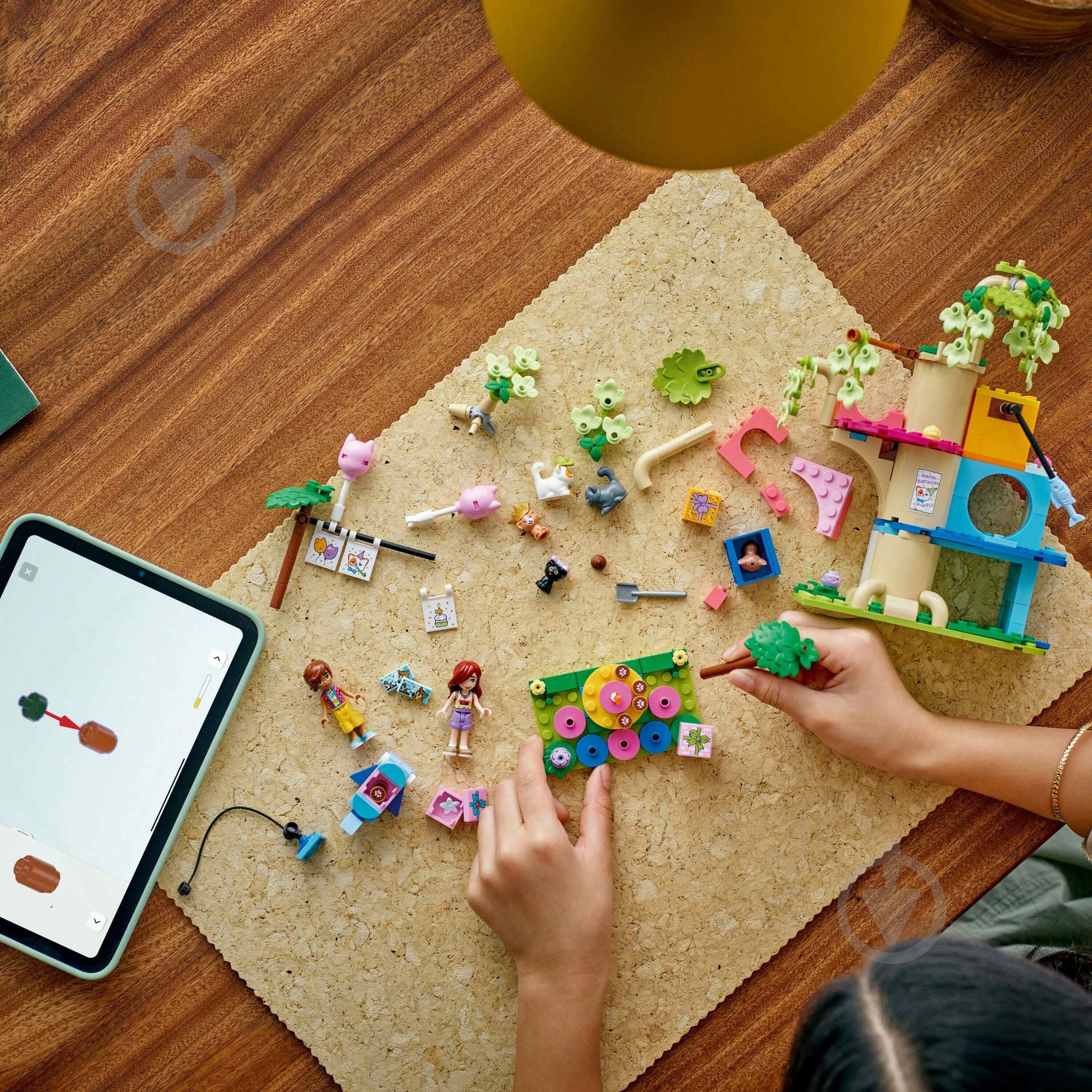 Конструктор LEGO Friends День народження кота і будинок на дереві 42666 - фото 5