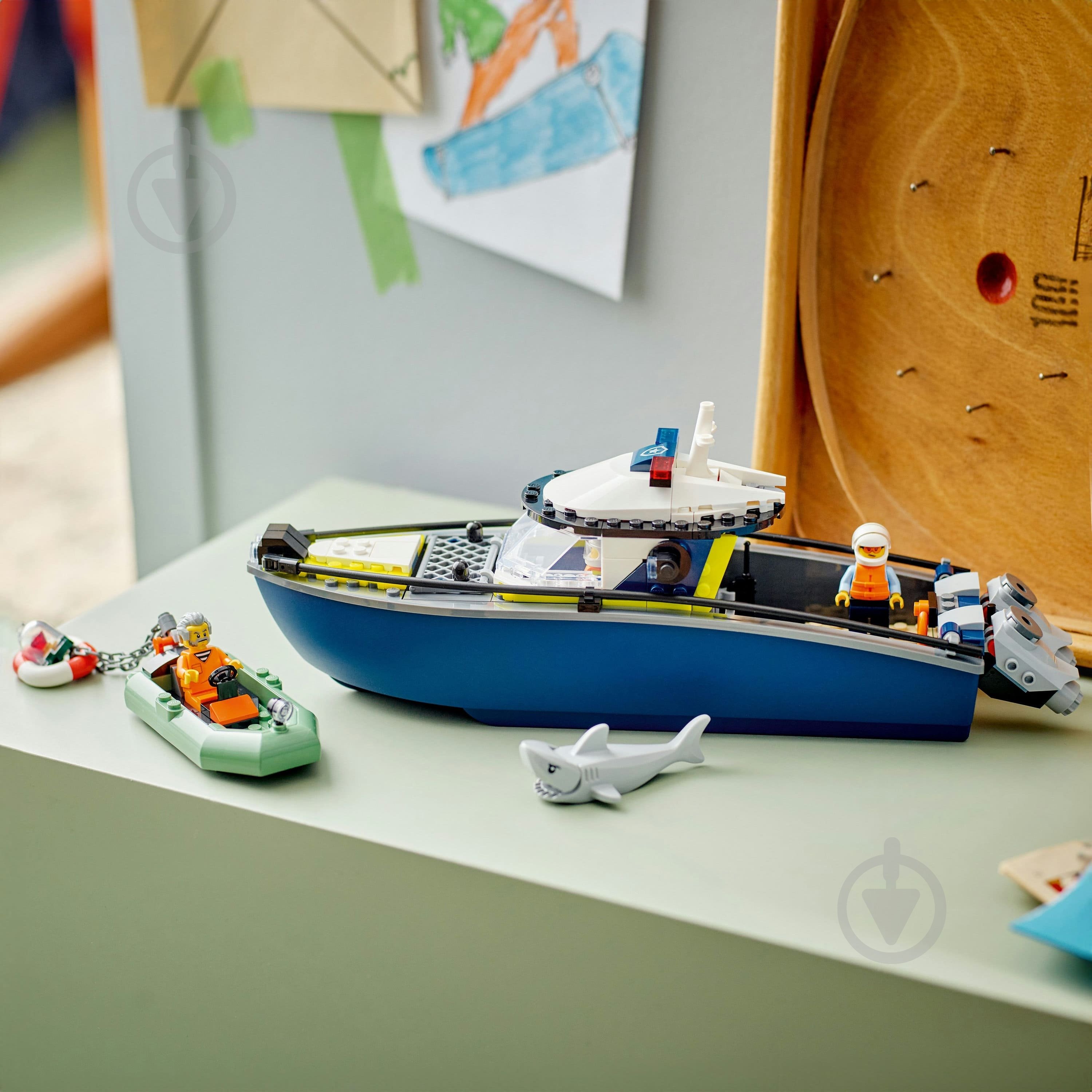 Конструктор LEGO City Переслідування на поліцейському катері 60456 - фото 6