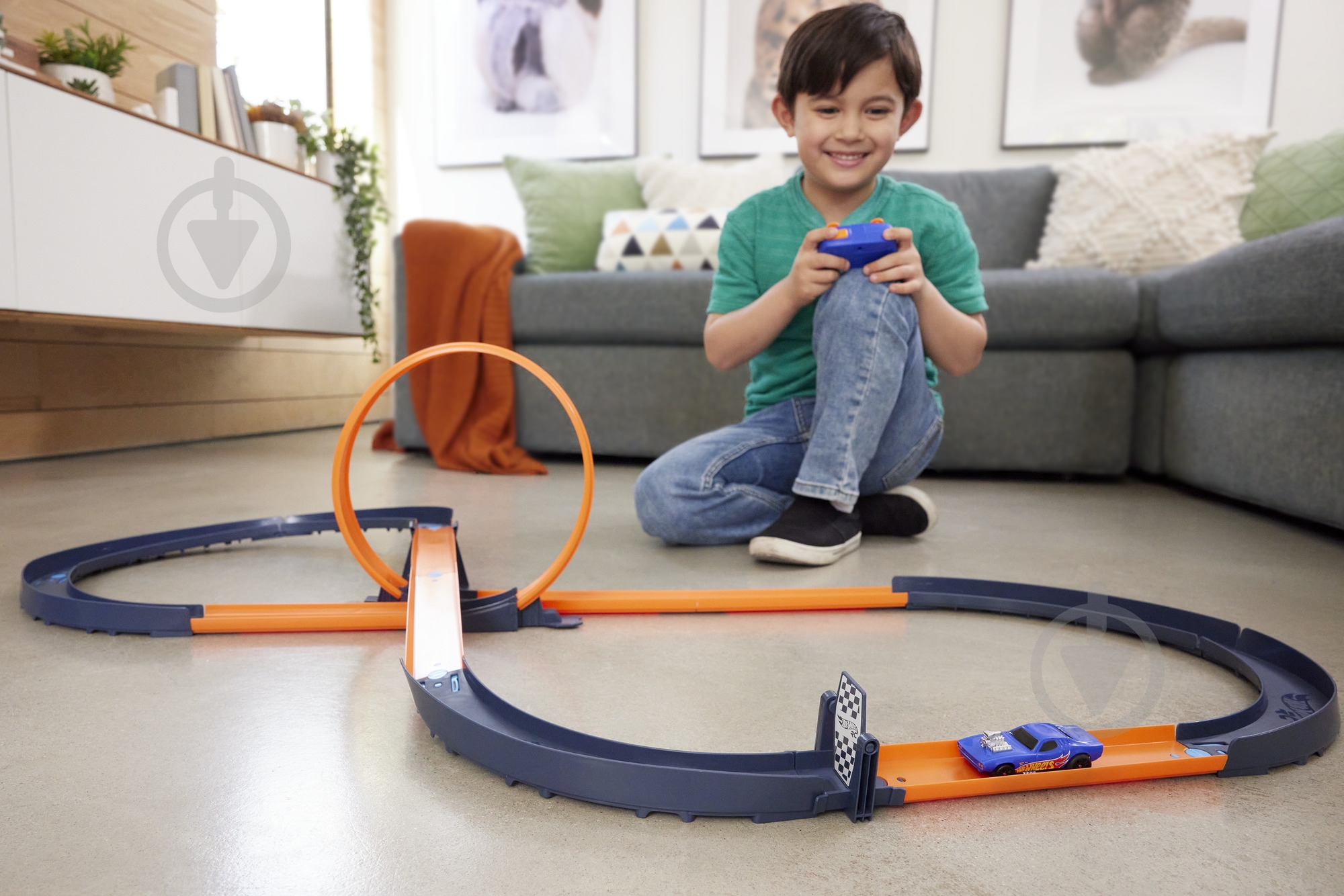 ᐉ Трек Hot Wheels с машинкой 1:64 на радиоуправлении «Вызов