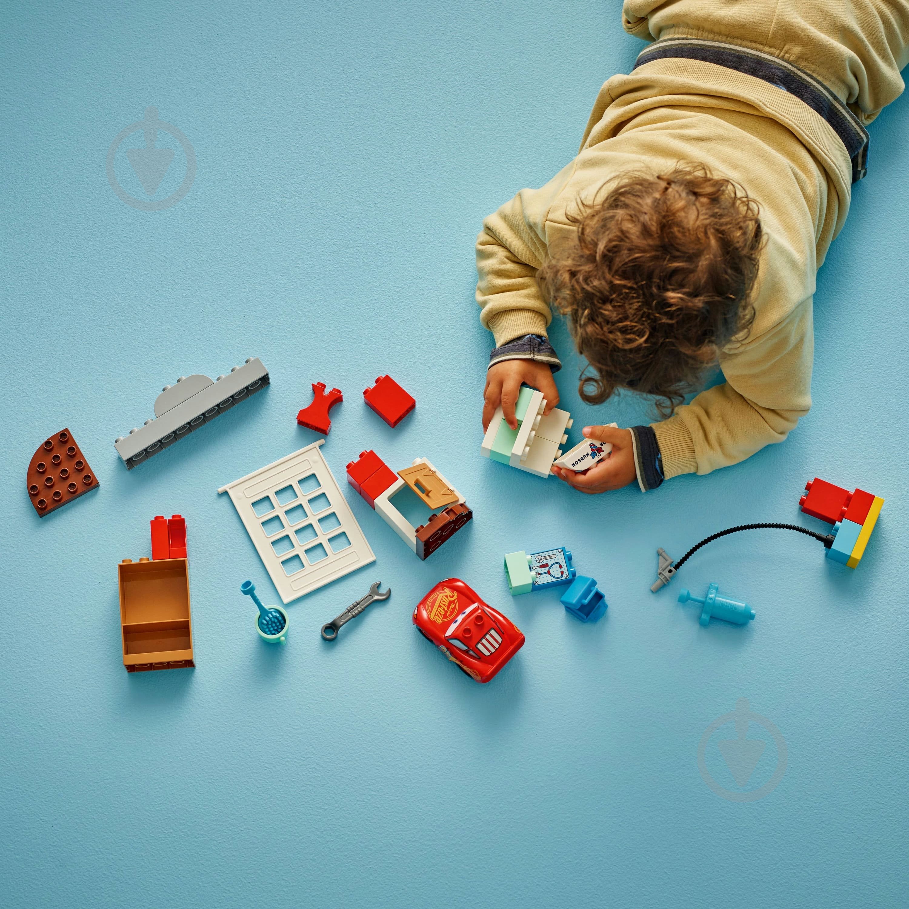 Конструктор LEGO DUPLO Disney Візит МакКвіна в гараж Дока 10456 - фото 5