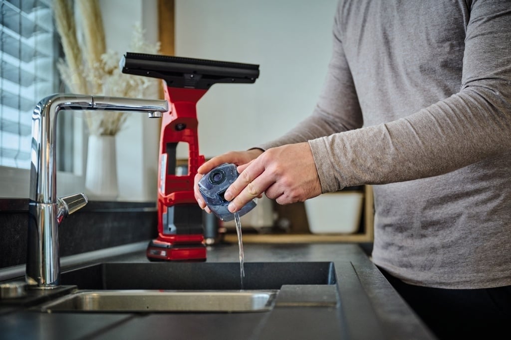 Очиститель окон Einhell BRILLIANTO 18V 2.5 Ah PXC Starter Kit - фото 7 Очиститель окон Einhell BRILLIANTO 18V 2.5 Ah PXC Starter Kit - фото 7