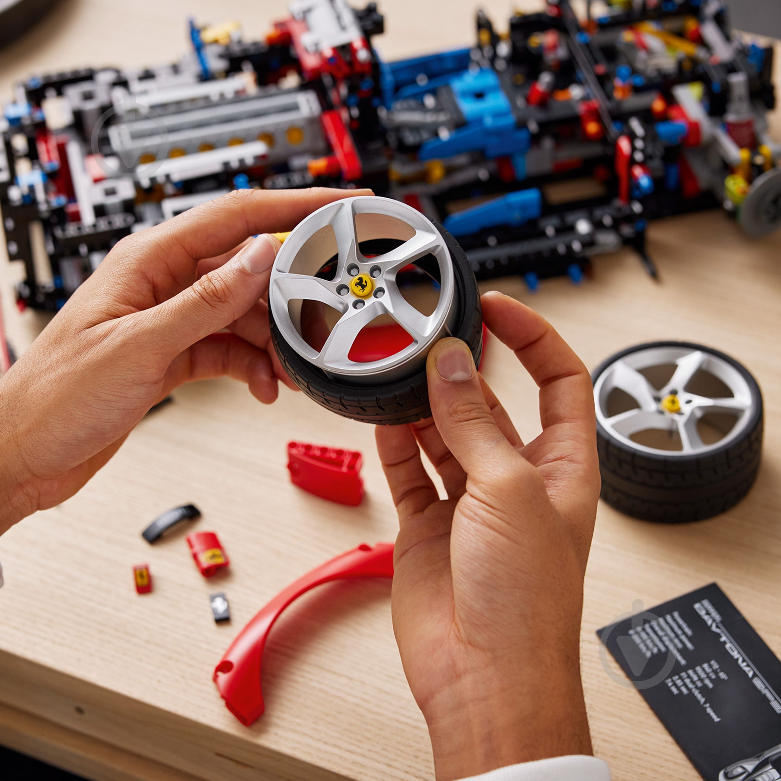 Конструктор LEGO Technic Ferrari Daytona SP3 42143 - фото 5