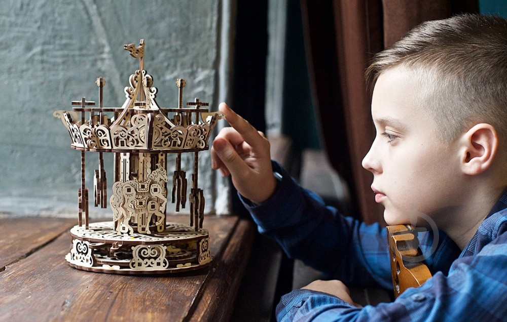Деревянный 3D-конструктор UGEARS Карусель - фото 15