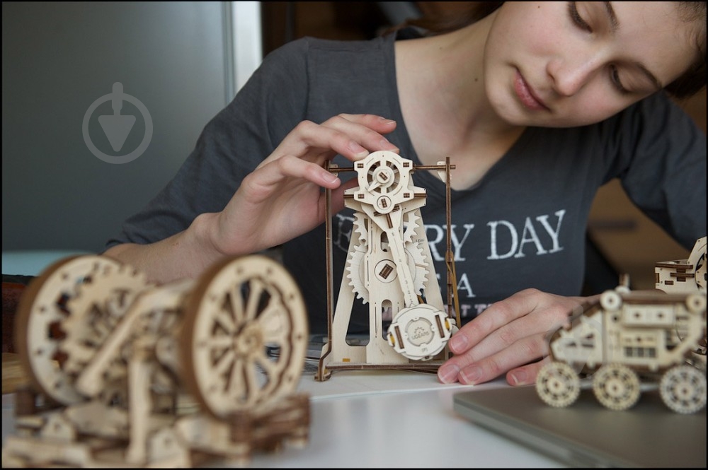 Деревянный 3D-конструктор UGEARS Маятник - фото 18 Деревянный 3D-конструктор UGEARS Маятник - фото 18