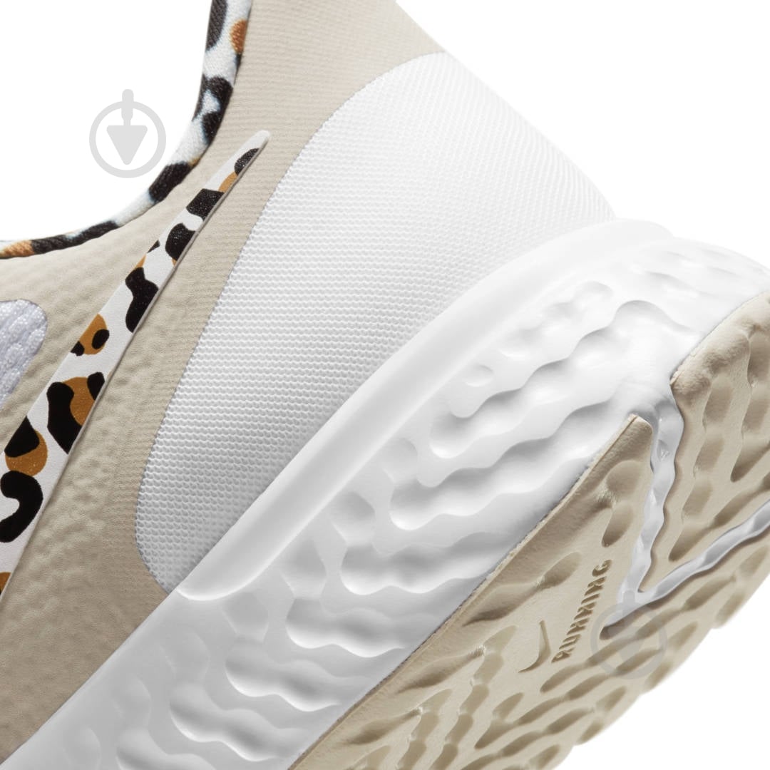 Кроссовки женские летние Nike Revolution 5 Premium DA3083-110 р.35,5 белые - фото 8