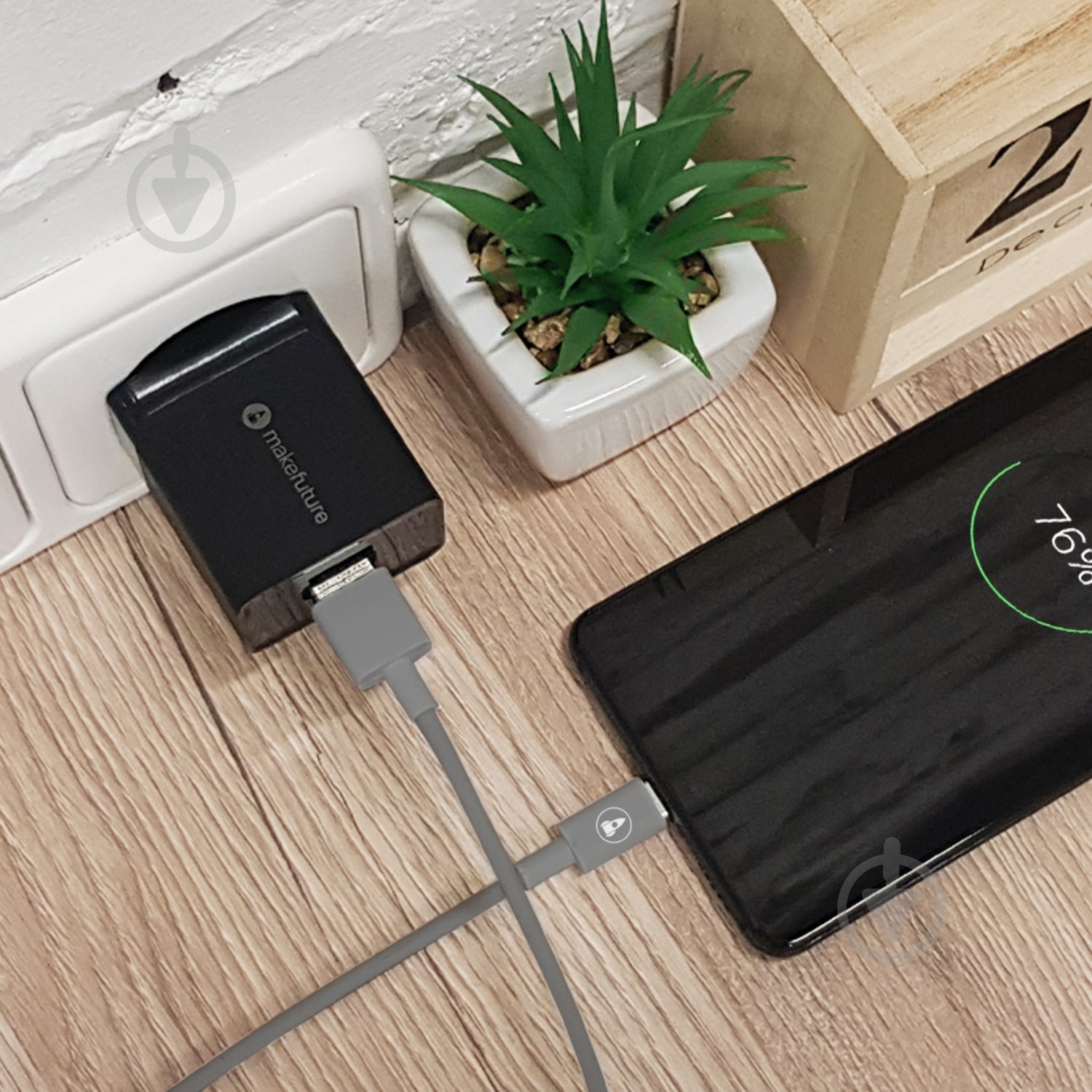 Зарядний пристрій MakeFuture 2.4A 2USB Auto-ID Black + кабель MicroUSB MCWC-M22BK - фото 3