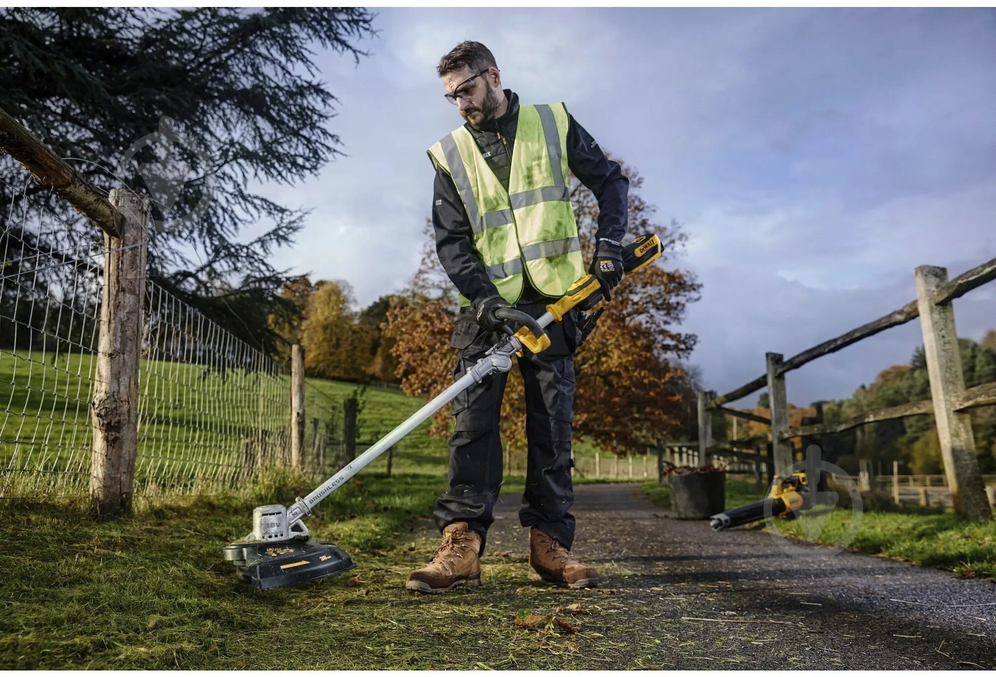 Коса DeWalt DCMST561P1 - фото 4