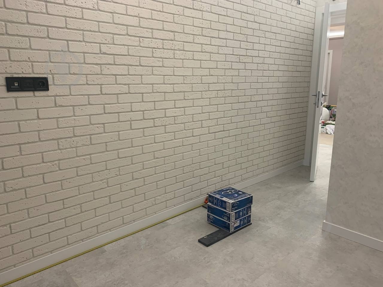 Плитка гіпсова пряма Саватекс Декор Цегла травертин біла 0,8 кв.м - фото 5 Плитка гіпсова пряма Саватекс Декор Цегла травертин біла 0,8 кв.м - фото 5