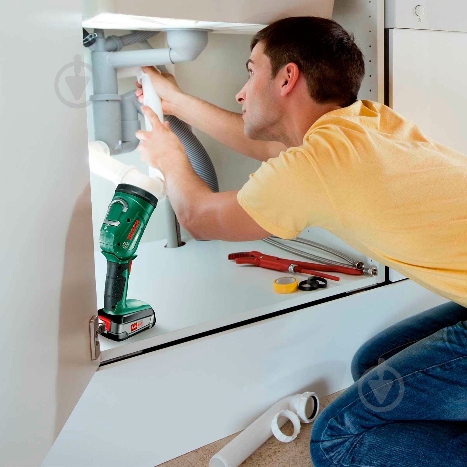 Фонарь Bosch UniversalLamp 18, 18 В 06039A1100 - фото 3 Фонарь Bosch UniversalLamp 18, 18 В 06039A1100 - фото 3