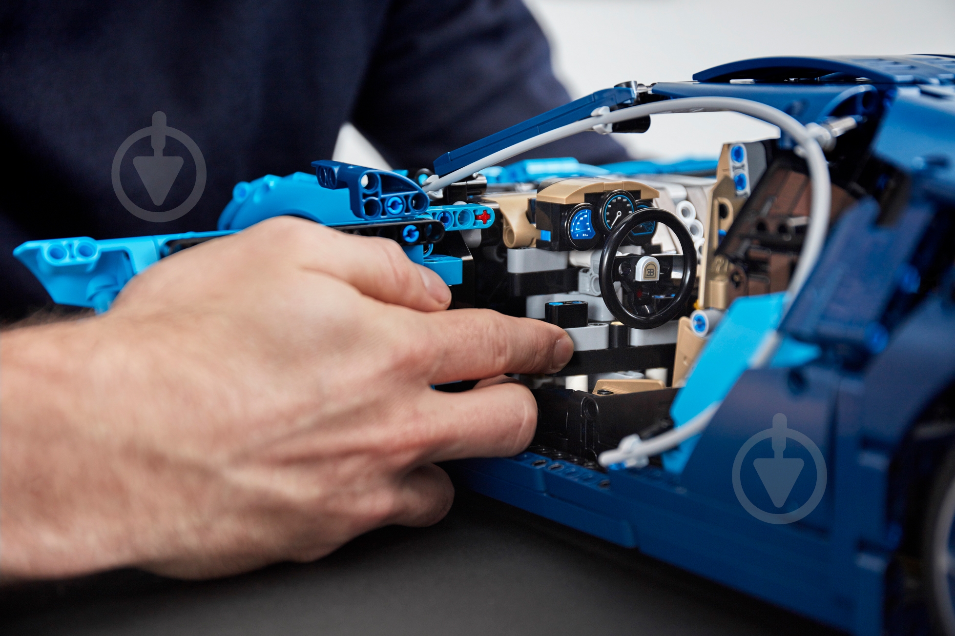 Конструктор LEGO Technic Автомобиль Bugatti Chiron 42083 - фото 90 Конструктор LEGO Technic Автомобиль Bugatti Chiron 42083 - фото 90