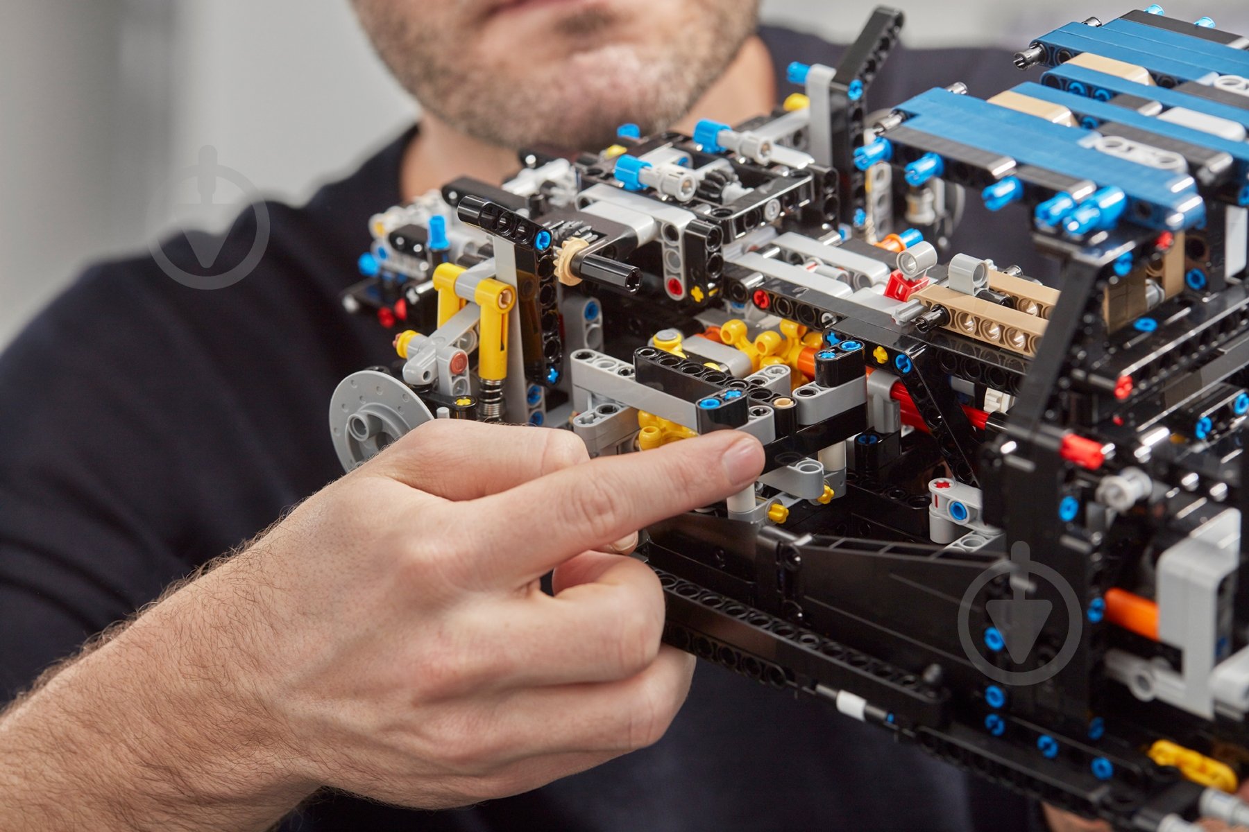 Конструктор LEGO Technic Автомобиль Bugatti Chiron 42083 - фото 92 Конструктор LEGO Technic Автомобиль Bugatti Chiron 42083 - фото 92