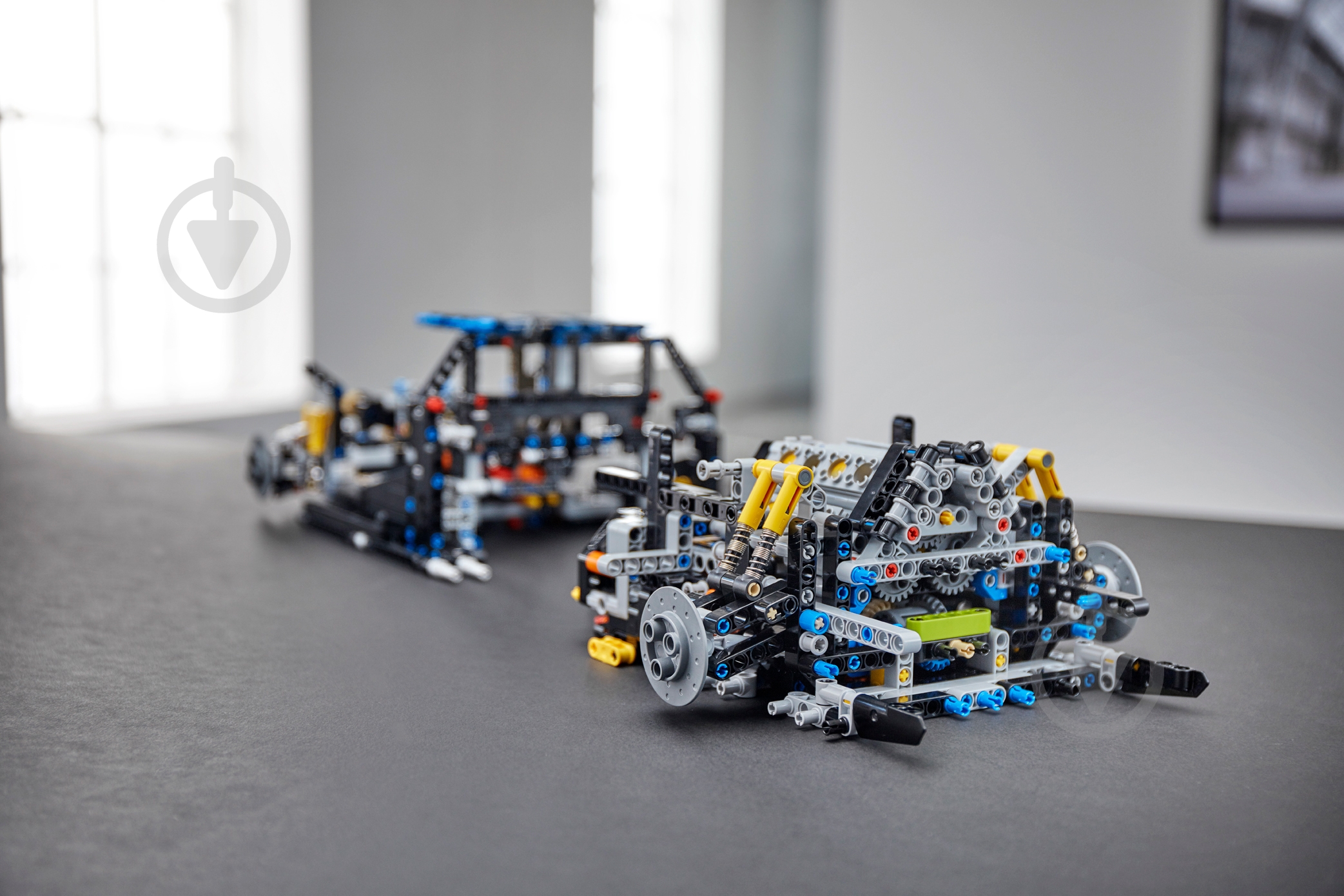 Конструктор LEGO Technic Автомобиль Bugatti Chiron 42083 - фото 45 Конструктор LEGO Technic Автомобиль Bugatti Chiron 42083 - фото 45