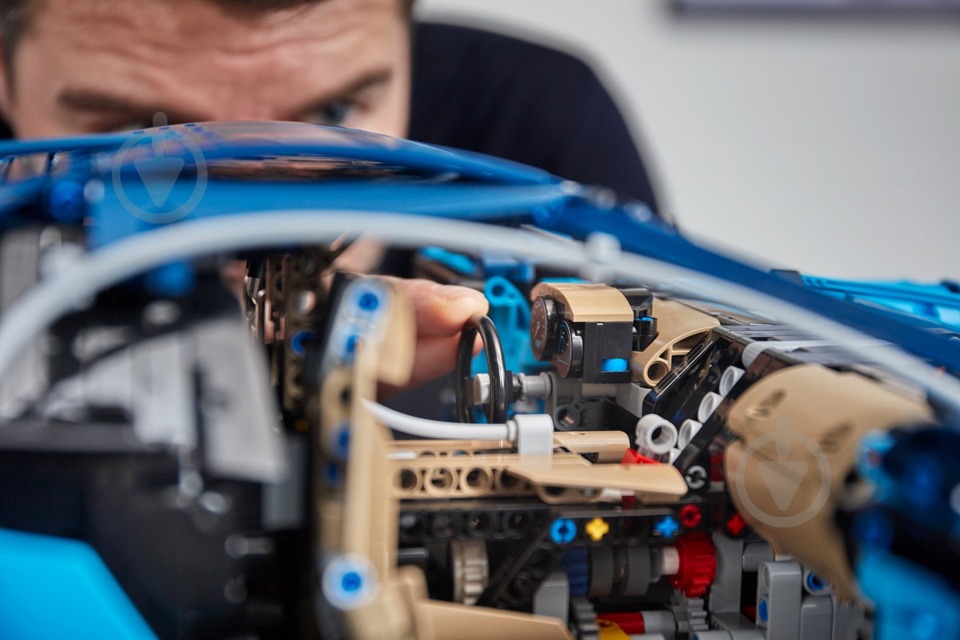 Конструктор LEGO Technic Автомобиль Bugatti Chiron 42083 - фото 61 Конструктор LEGO Technic Автомобиль Bugatti Chiron 42083 - фото 61