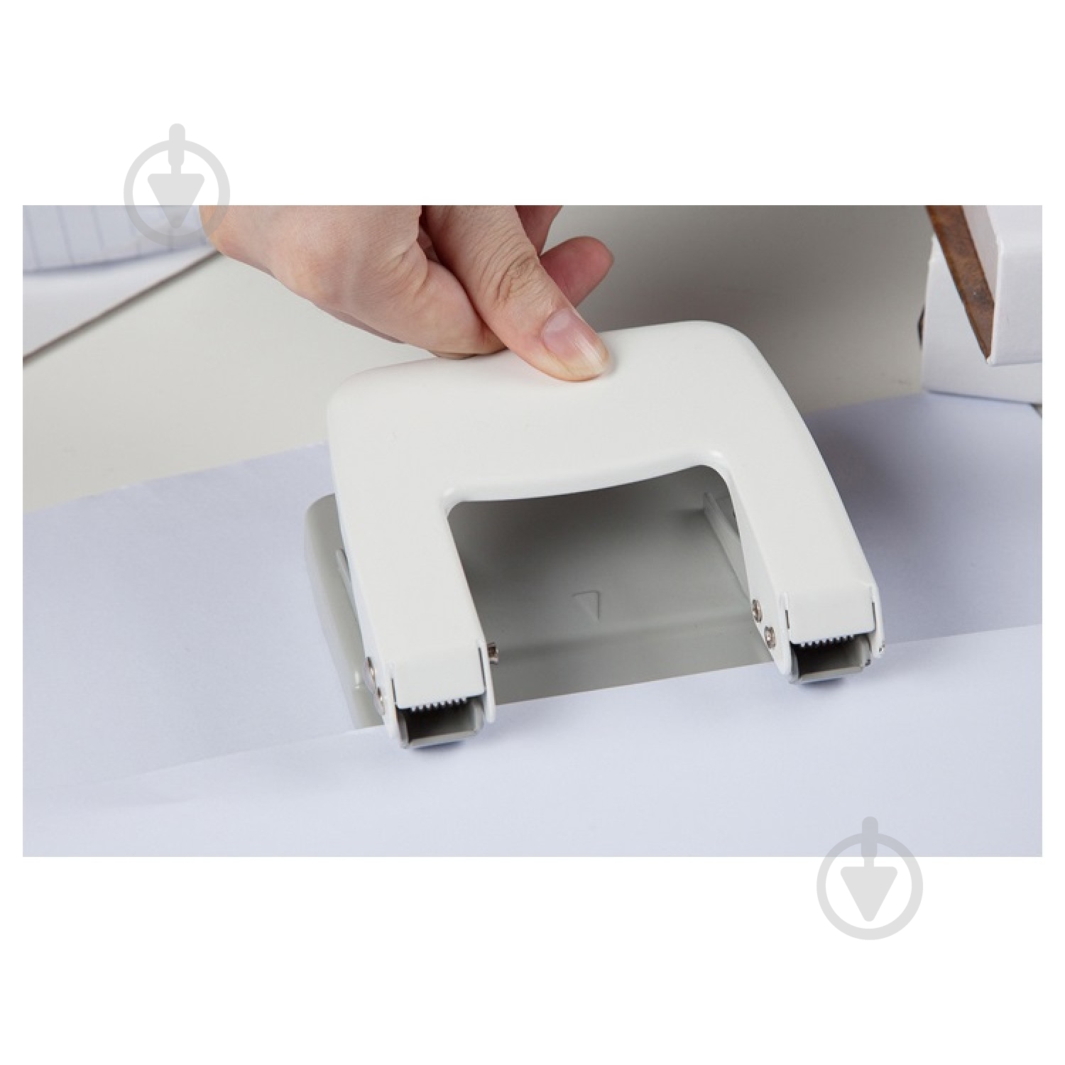 Дырокол в ассортименте B2915N Comix - фото 3 Дырокол в ассортименте B2915N Comix - фото 3